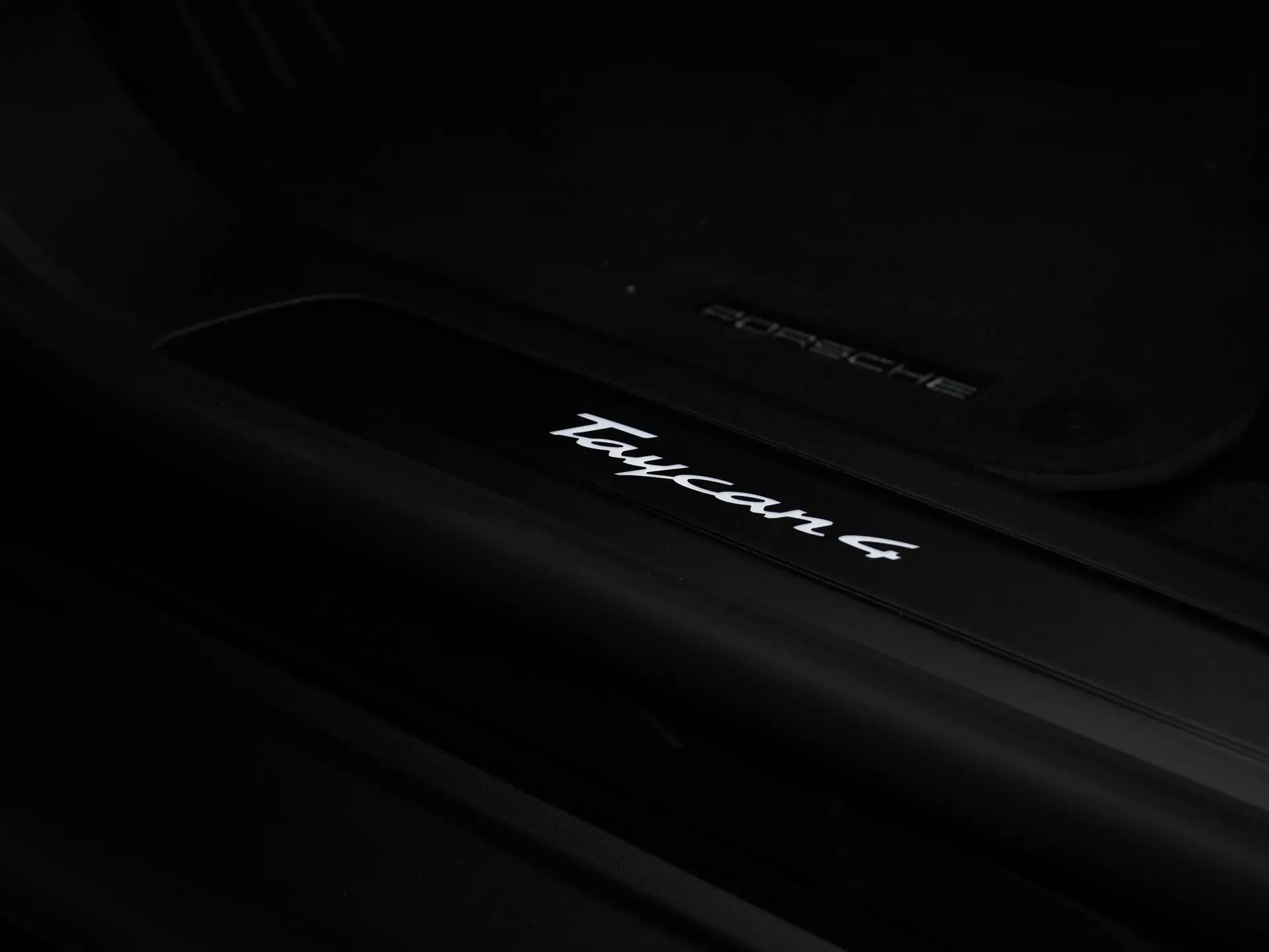 Taycan 4 Black Edition