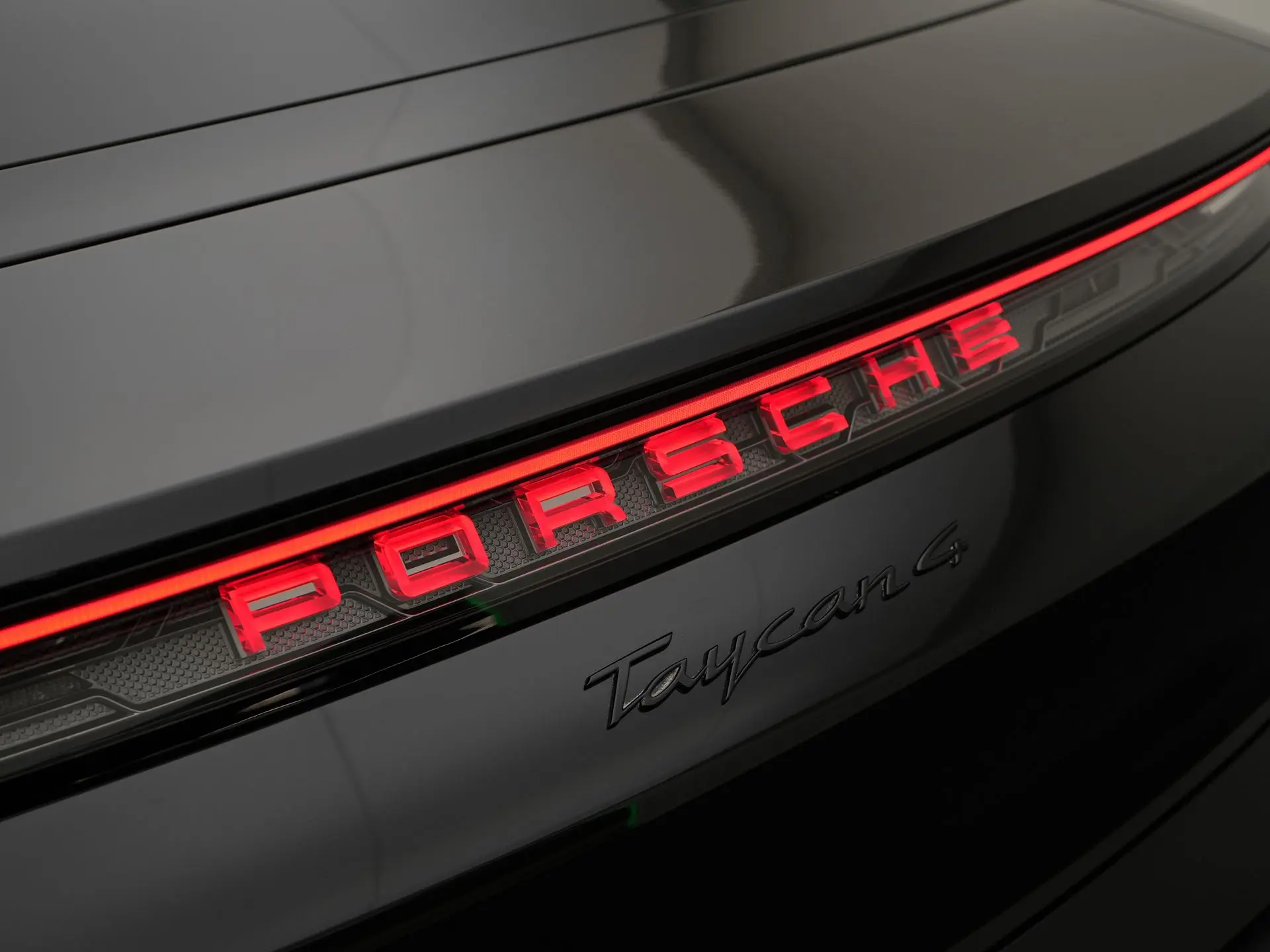 Taycan 4 Black Edition