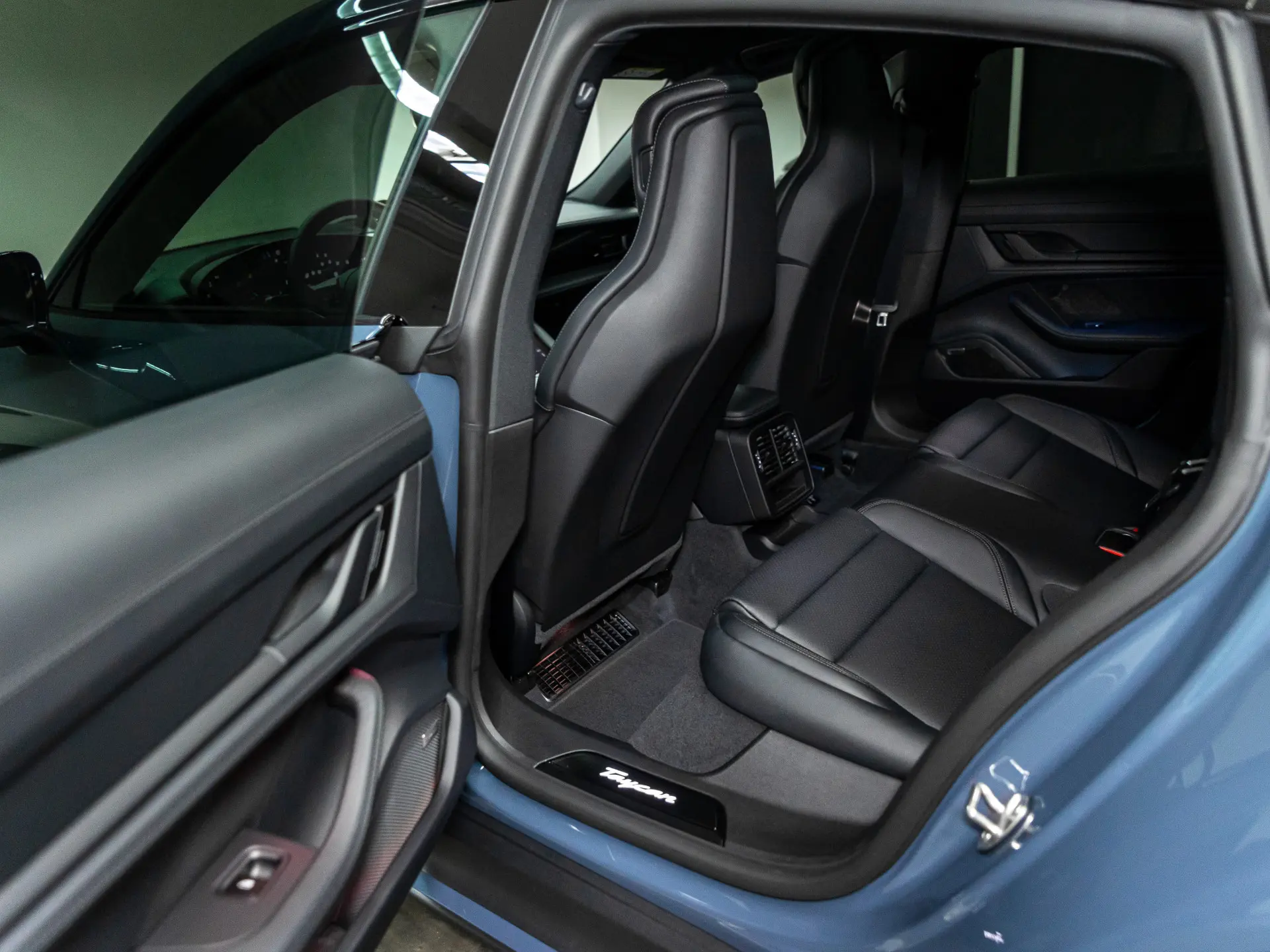 Taycan Black Edition