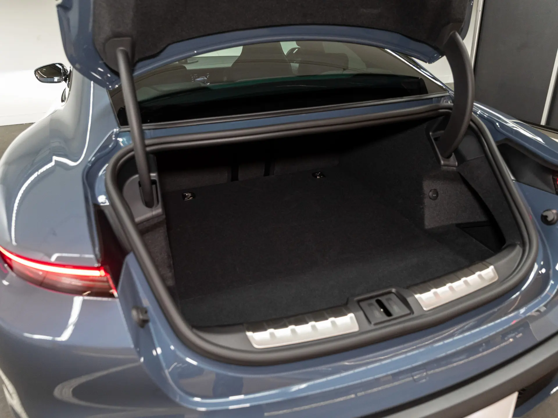 Taycan Black Edition