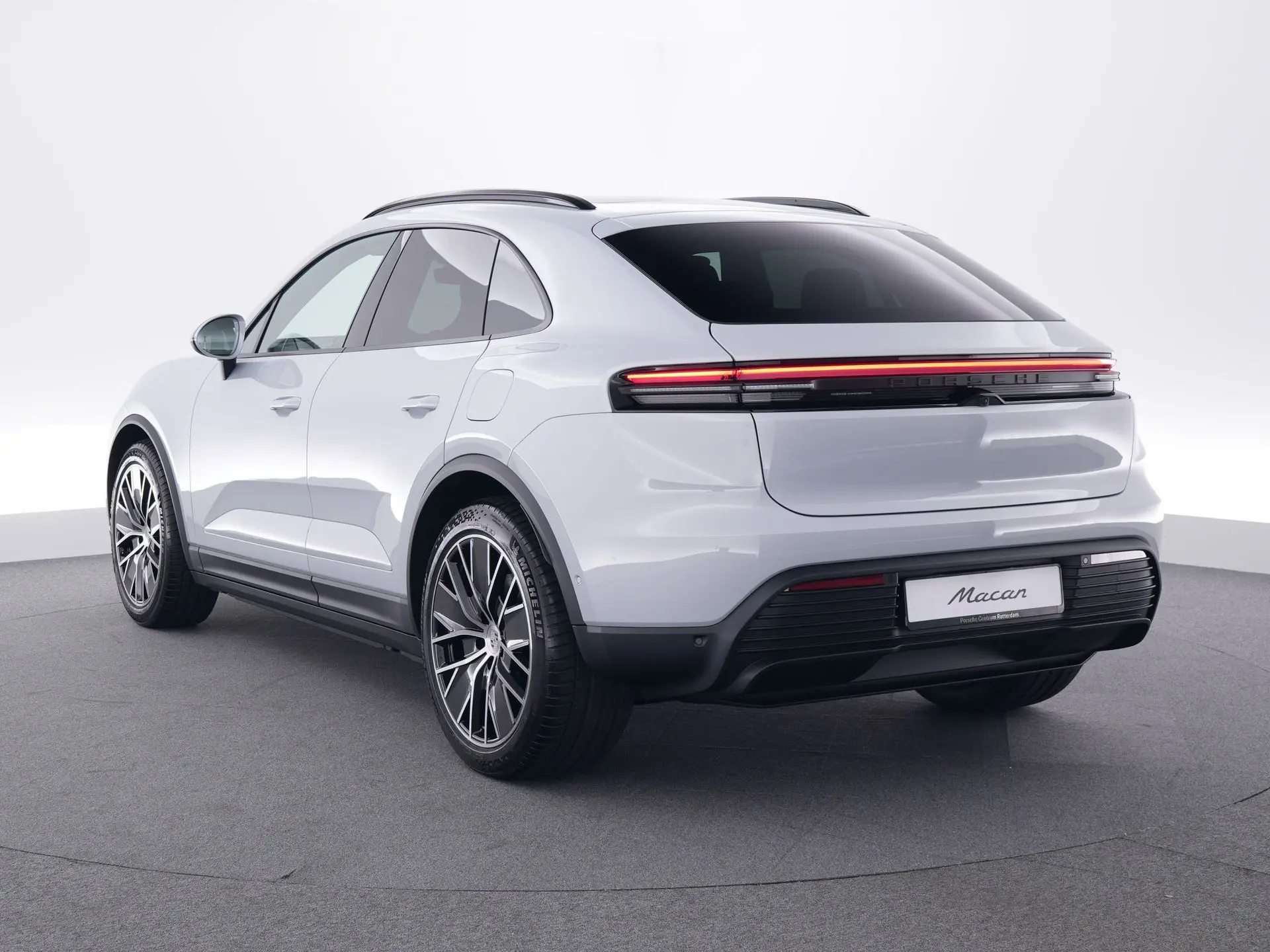 Macan 4