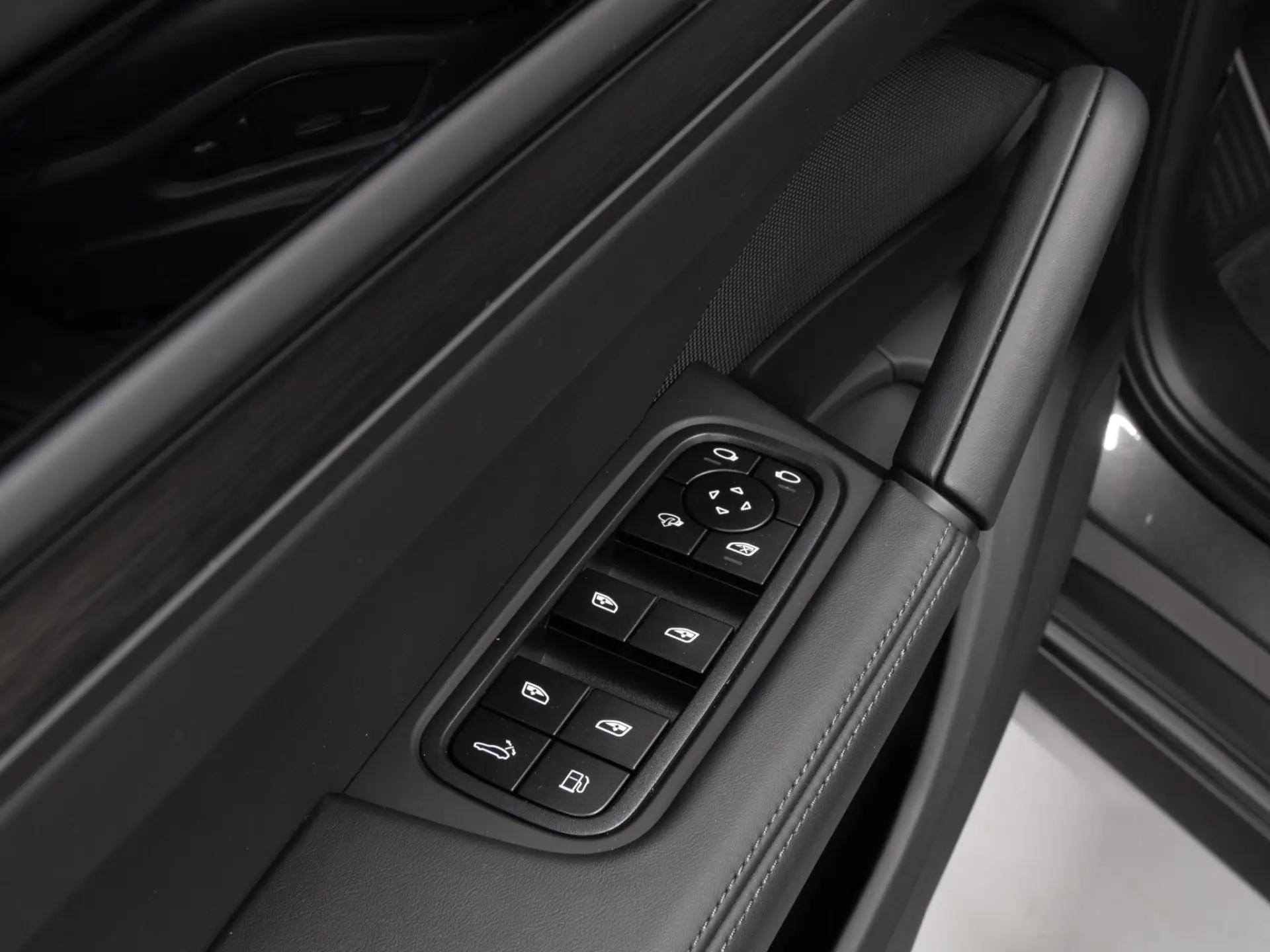 Cayenne E-Hybrid Black Edition