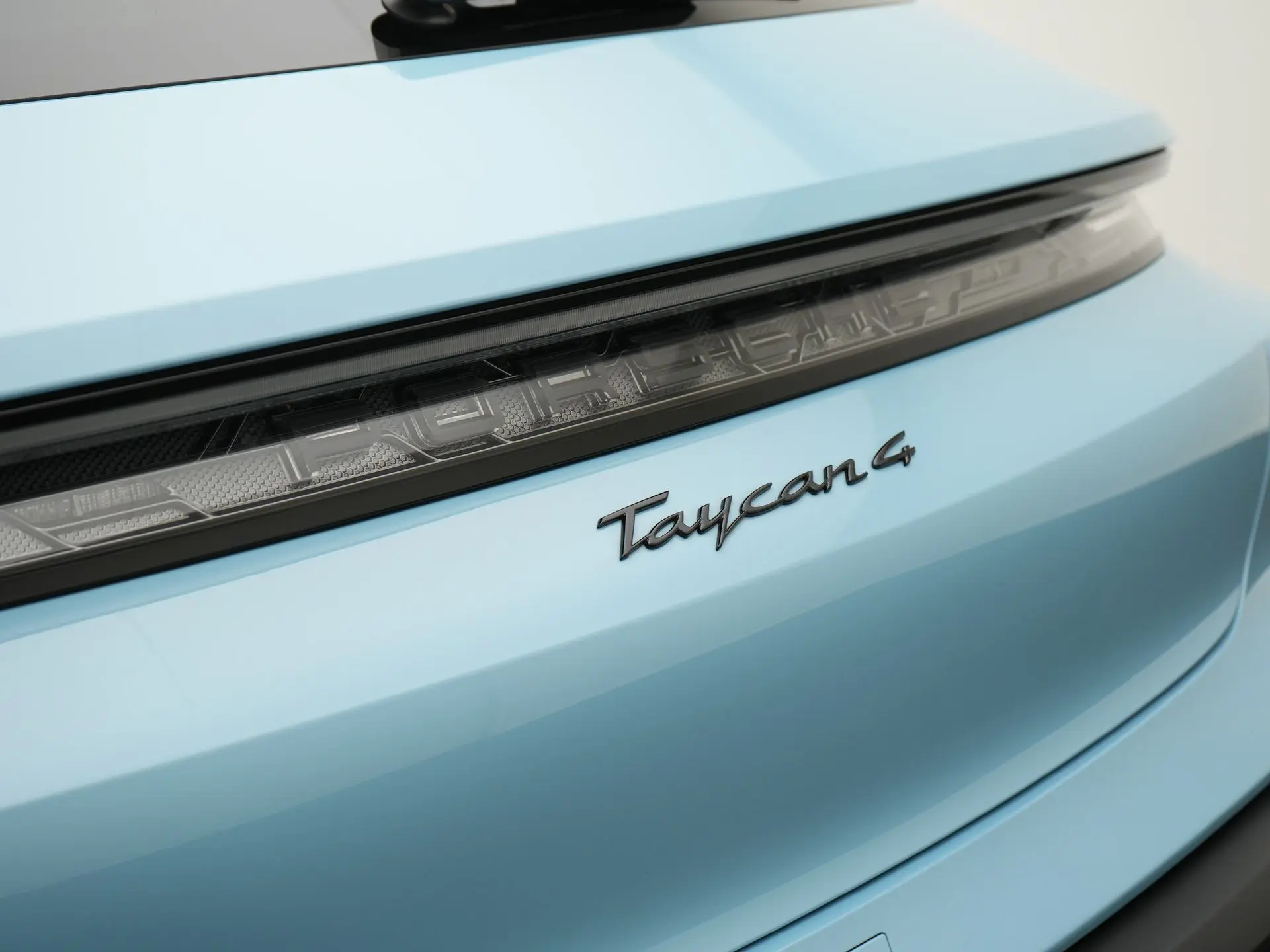 Taycan 4 Cross Turismo