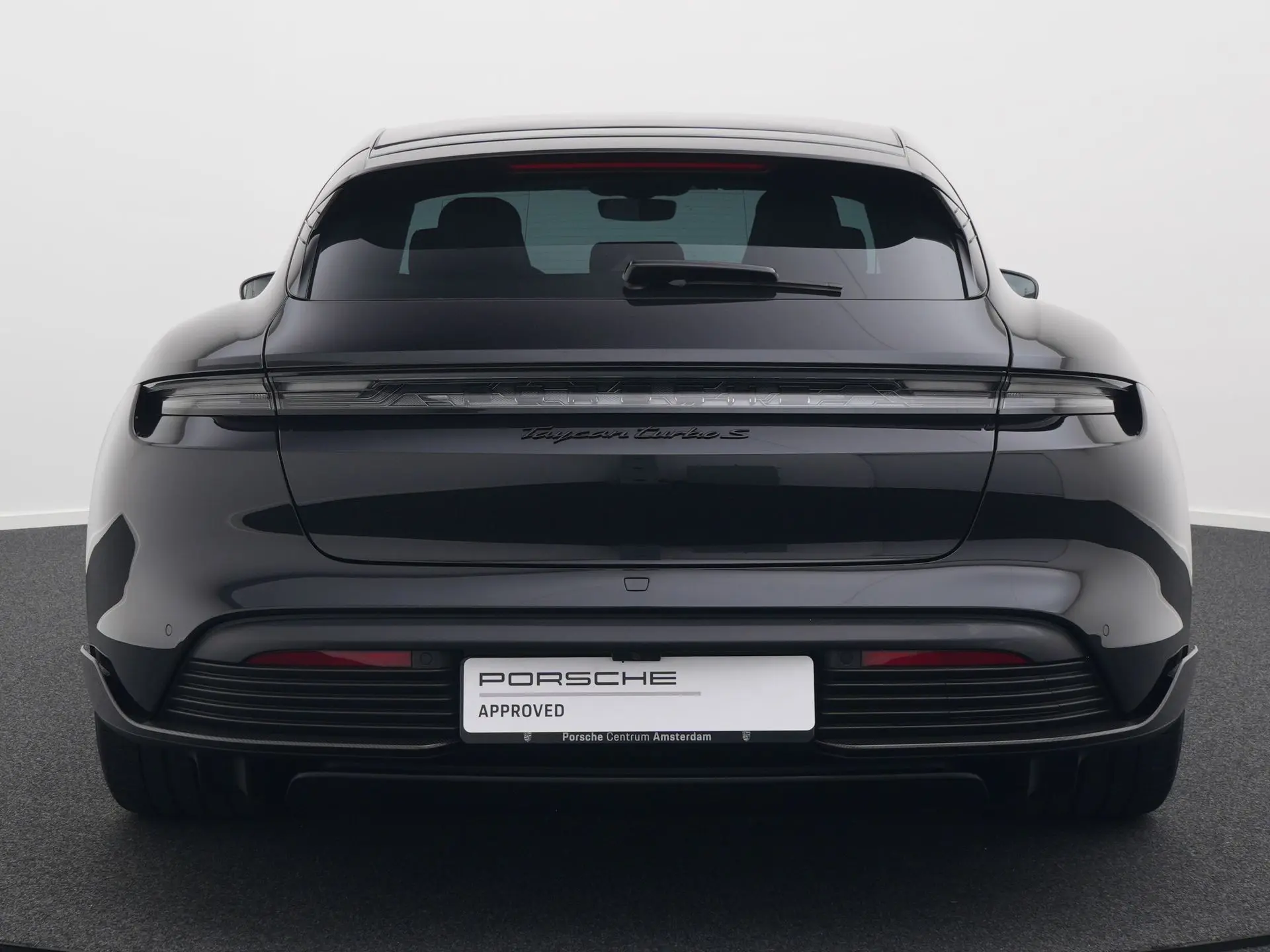 Taycan Turbo S Sport Turismo MJ2023