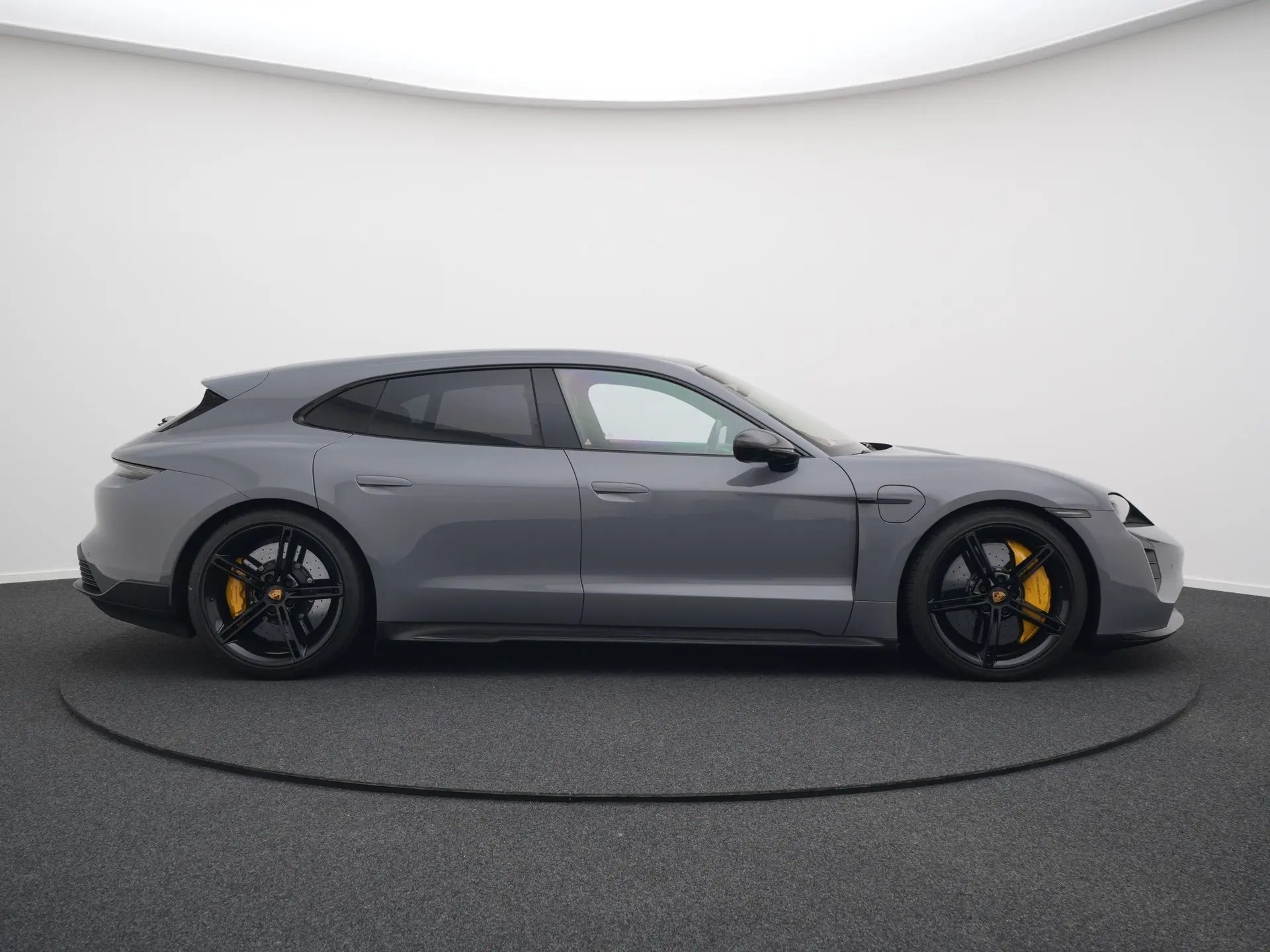 Taycan Turbo S Sport Turismo