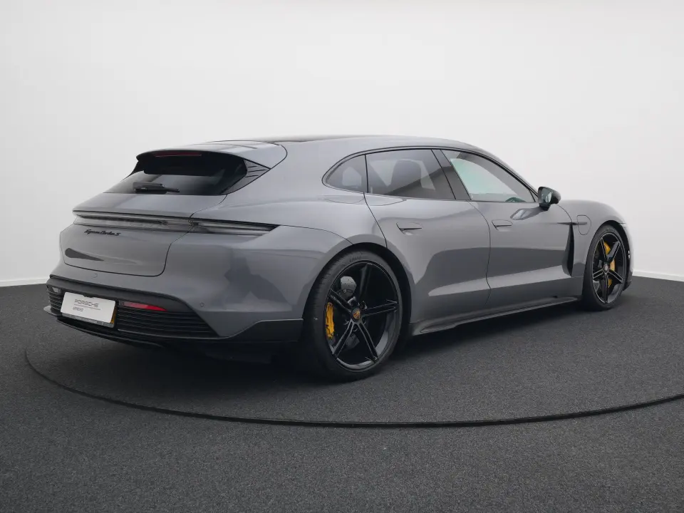 Taycan Turbo S Sport Turismo