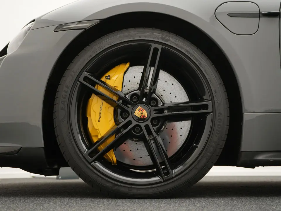 Taycan Turbo S Sport Turismo