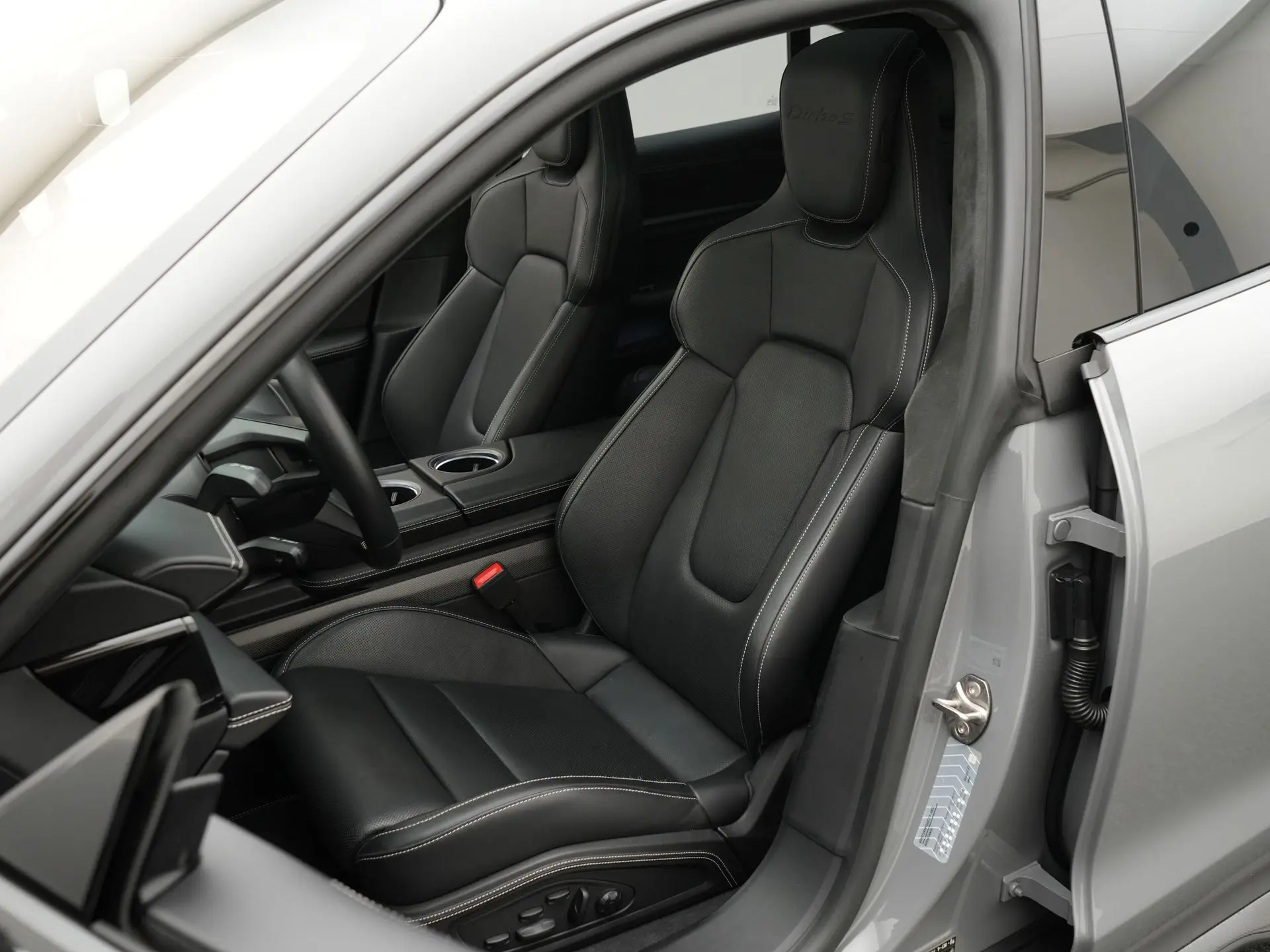 Taycan Turbo S Sport Turismo