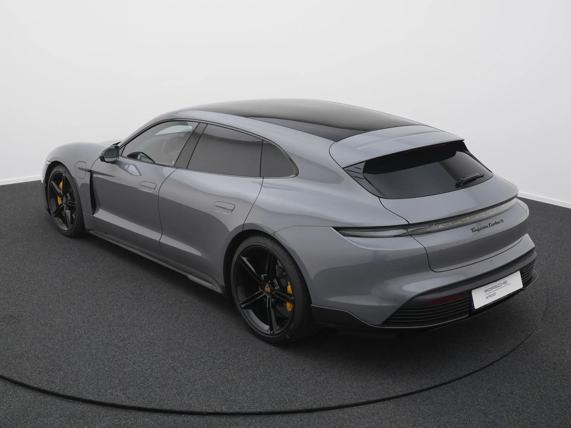 Taycan Turbo S Sport Turismo