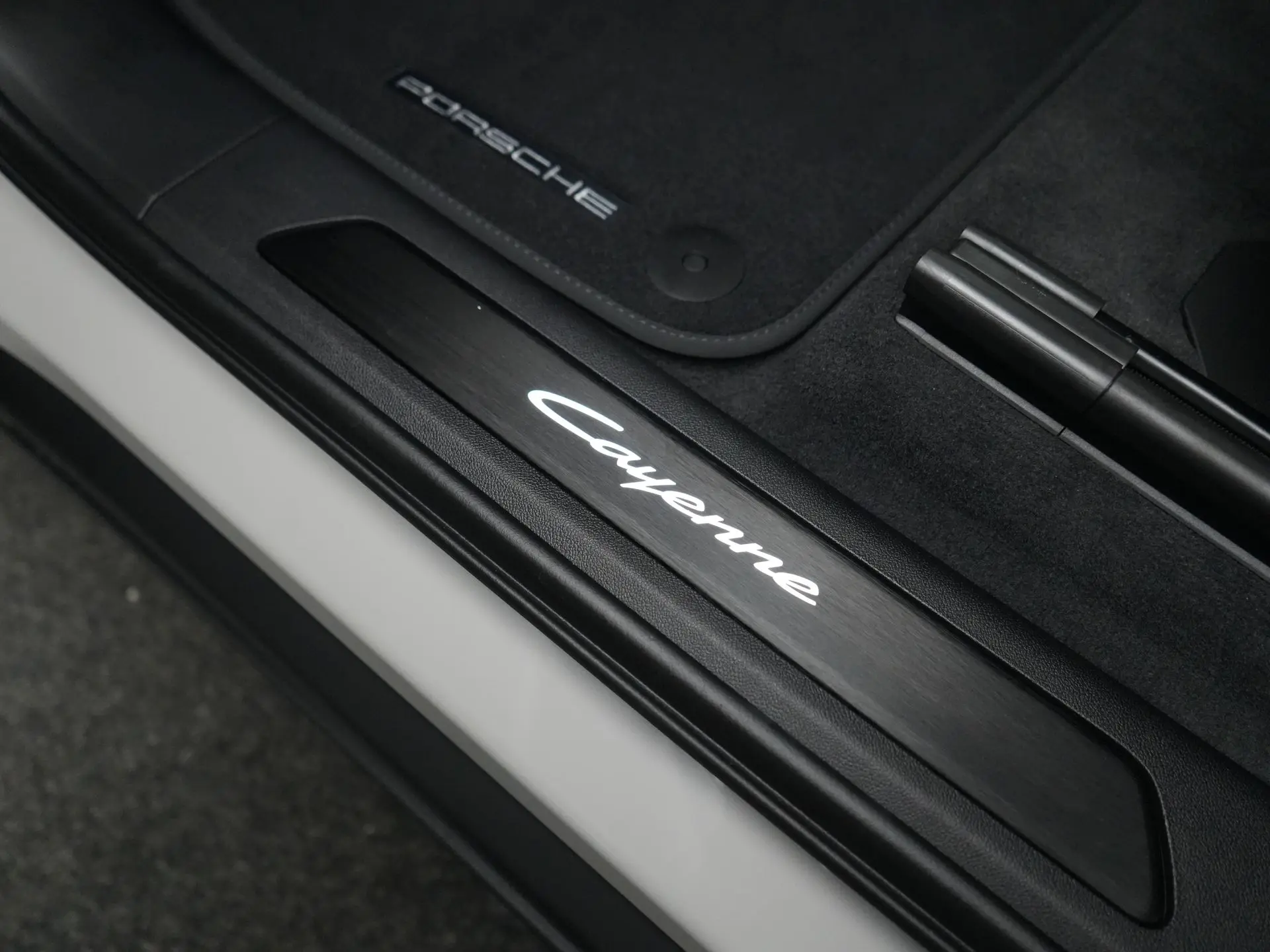 Cayenne E-Hybrid Black Edition