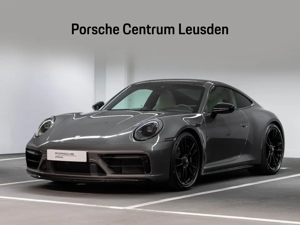 Porsche 911 Carrera 4 GTS