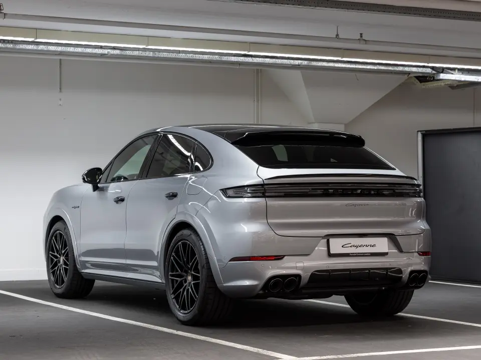 Porsche Cayenne E-Hybrid Black Edition Coupé