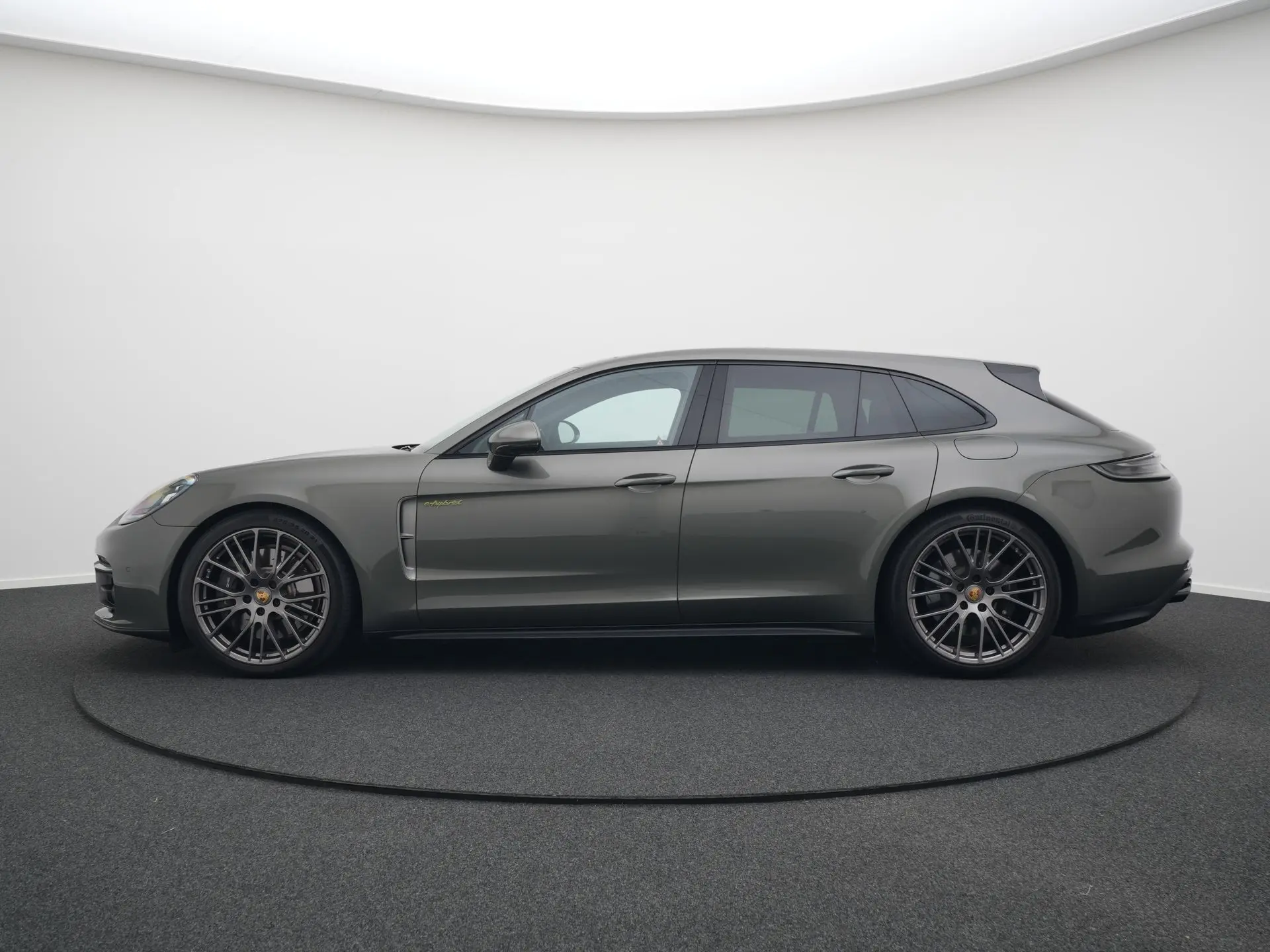 Panamera 4 E-Hybrid Sport Turismo Platinum Edition