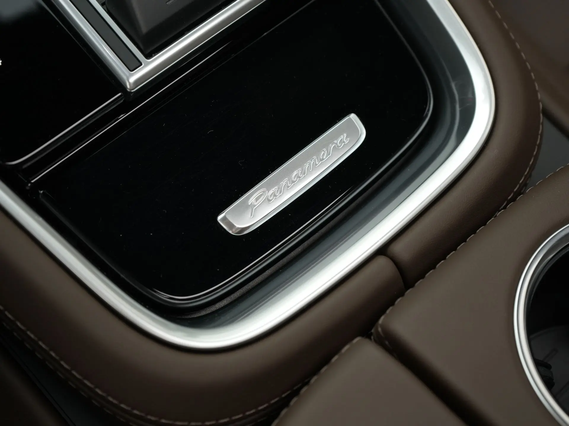 Panamera 4 E-Hybrid Sport Turismo Platinum Edition