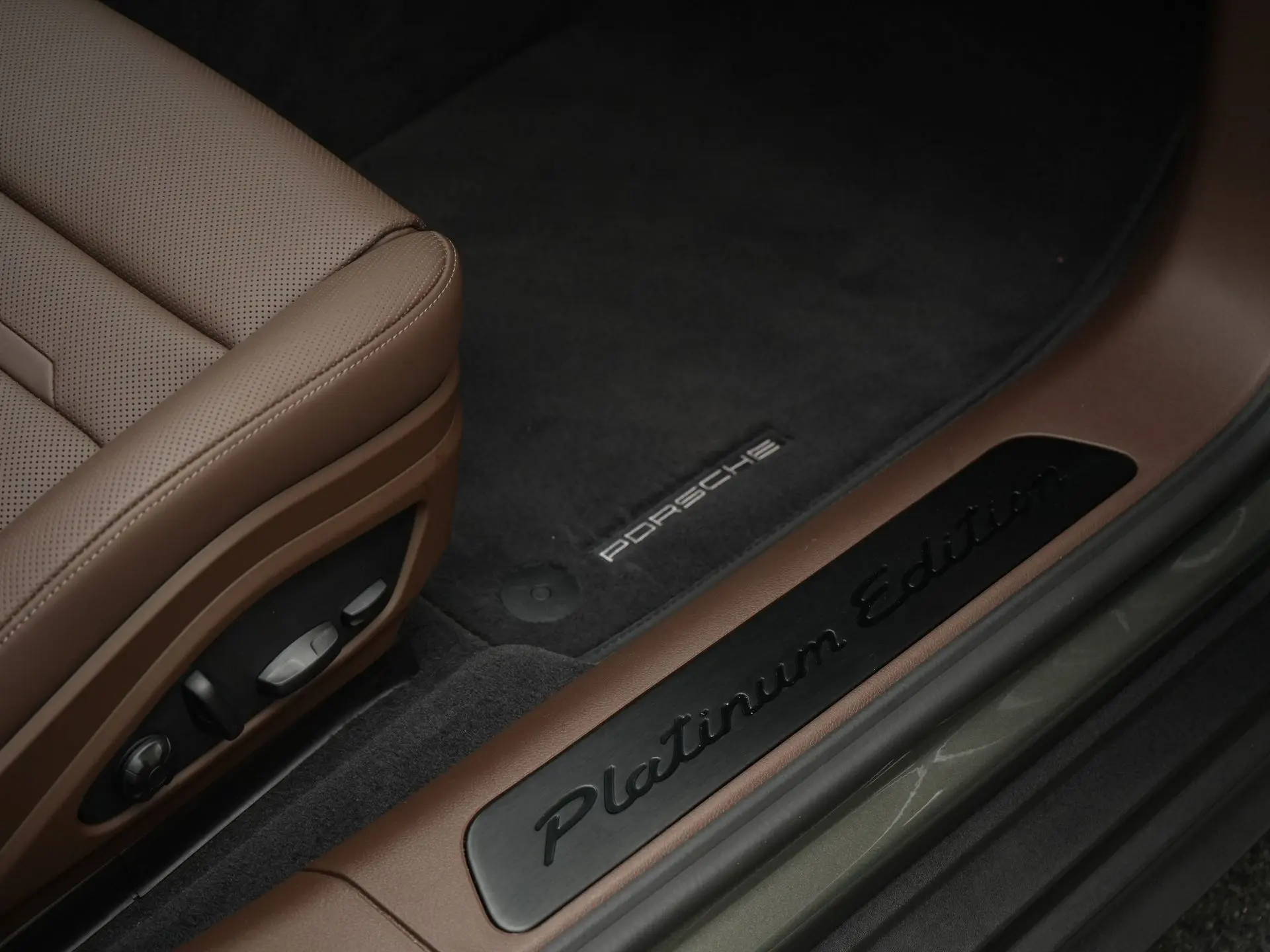 Panamera 4 E-Hybrid Sport Turismo Platinum Edition