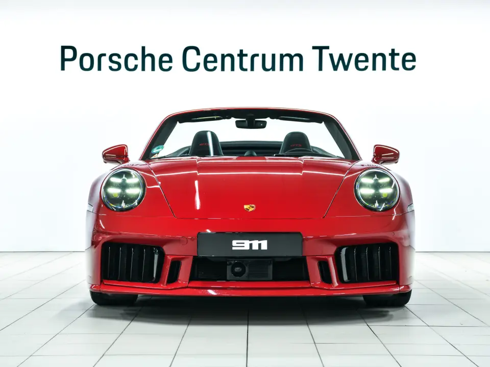 Porsche 911 Carrera 4 GTS Cabriolet