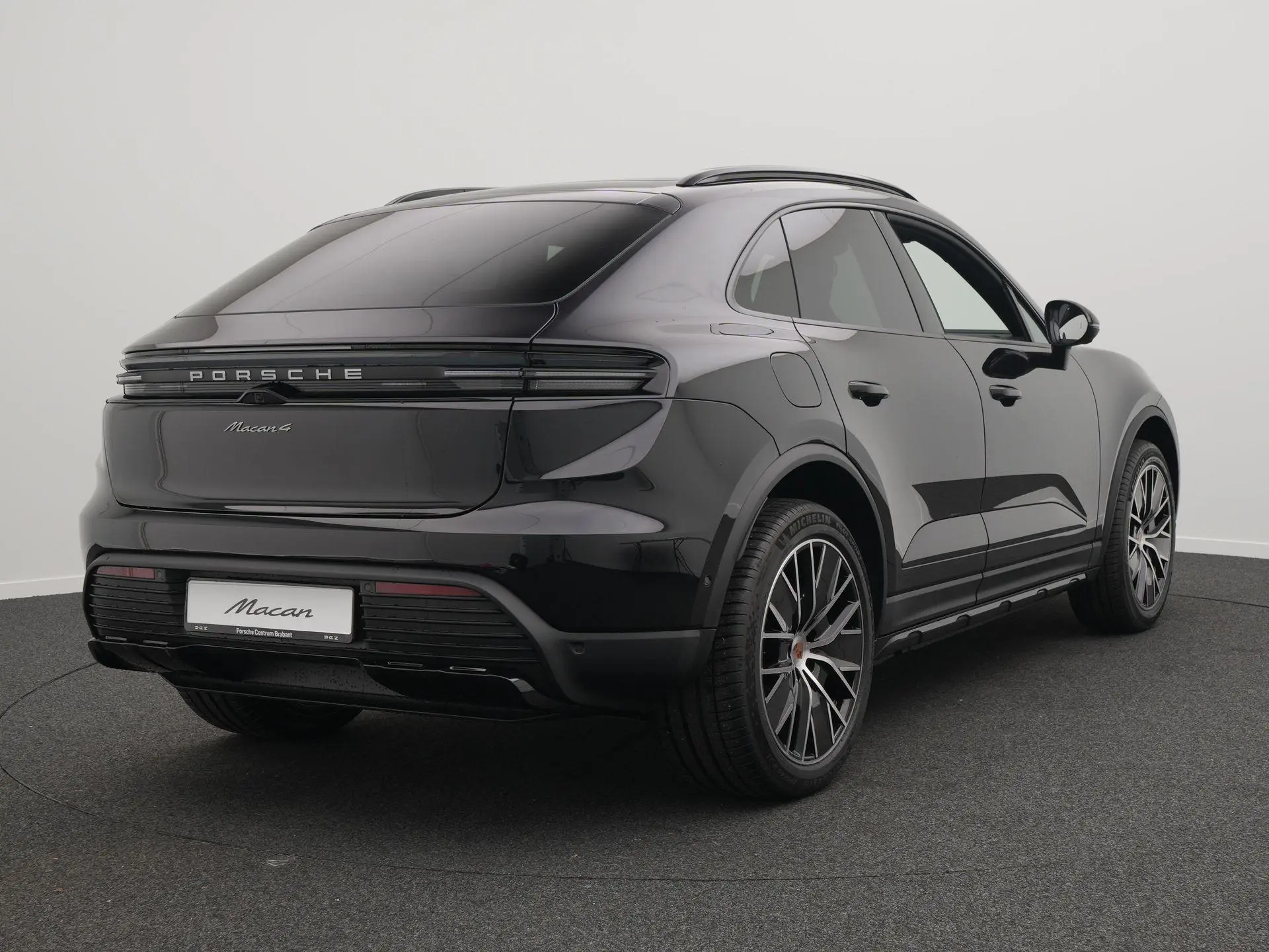 Macan 4
