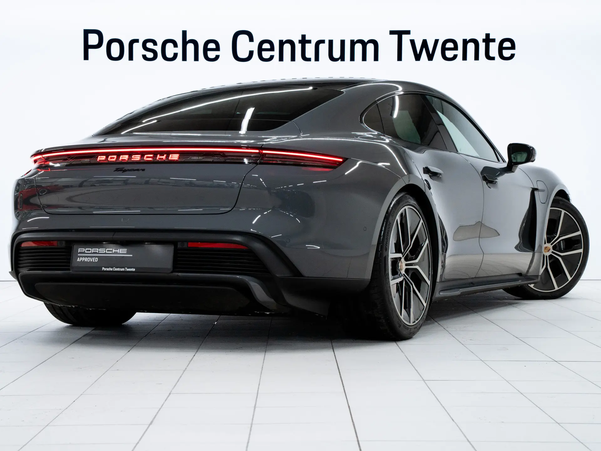 Taycan Black Edition