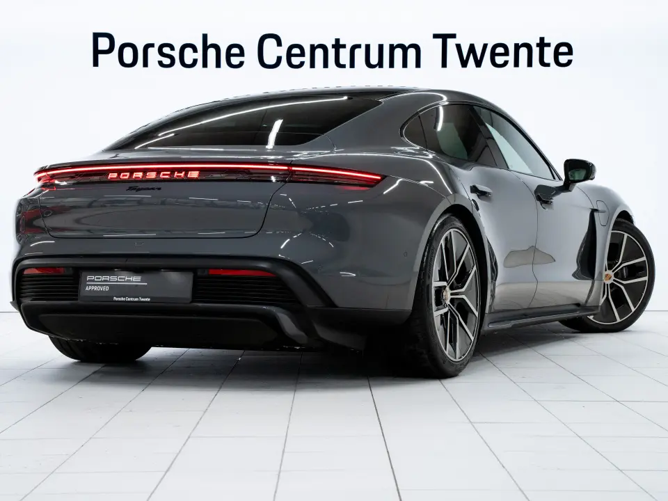 Porsche Taycan Black Edition