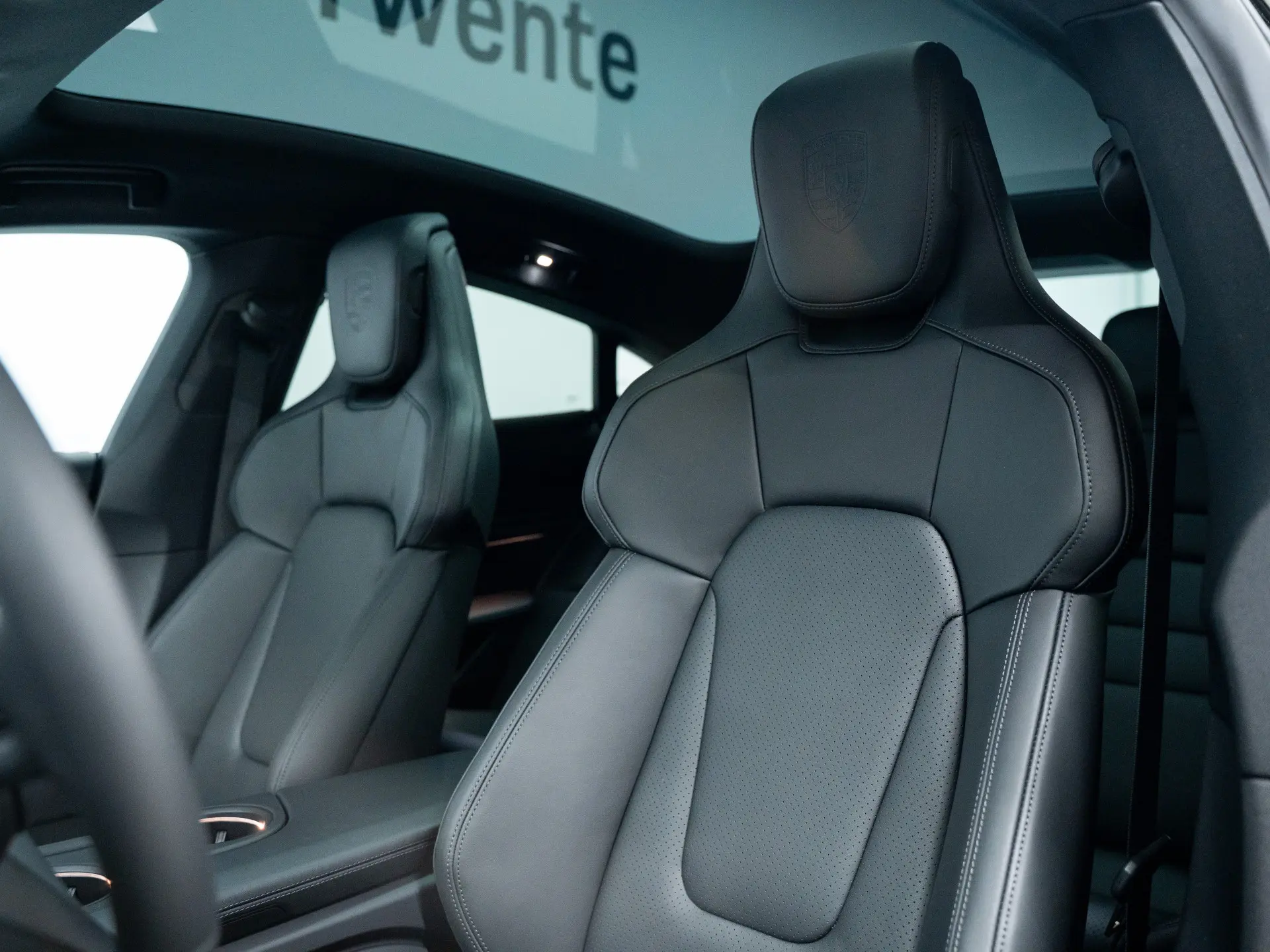 Taycan Black Edition