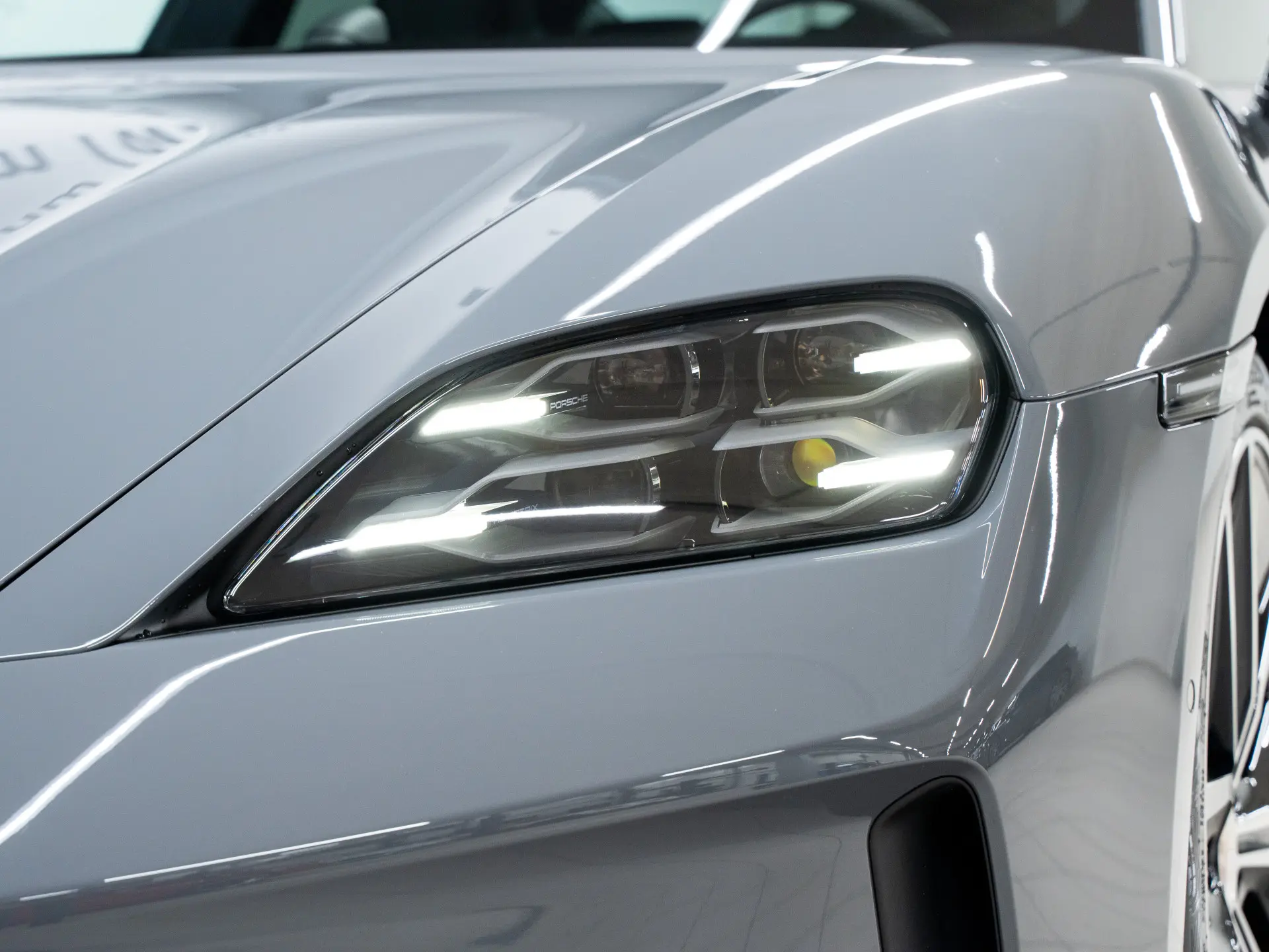 Taycan Black Edition