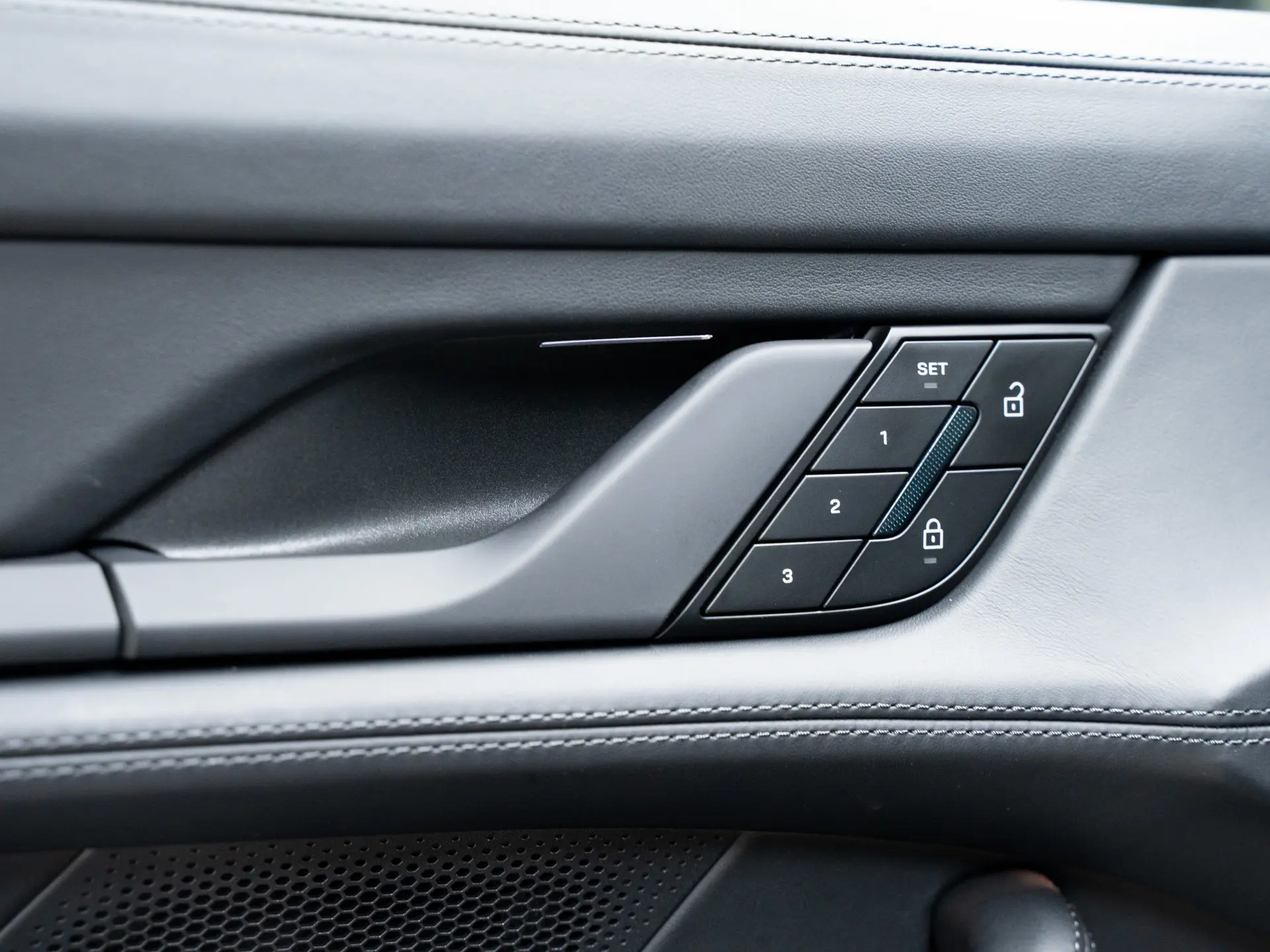 Taycan Black Edition