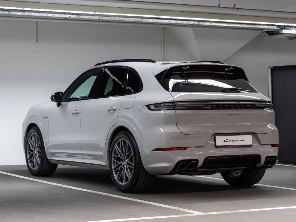 Porsche Cayenne E-Hybrid Black Edition
