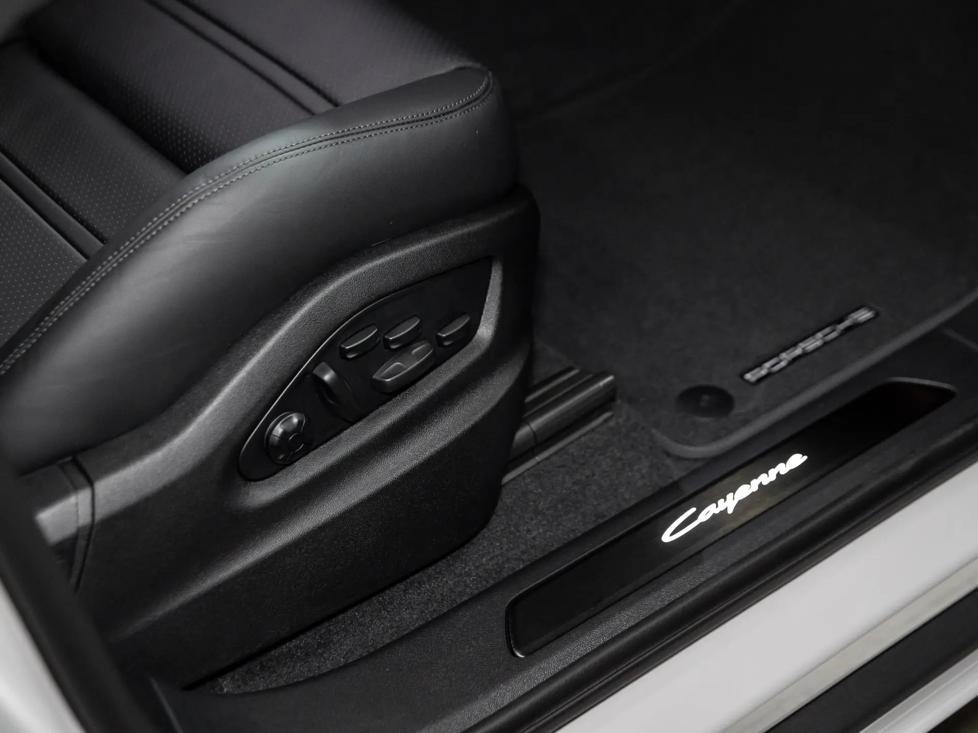 Cayenne E-Hybrid Black Edition