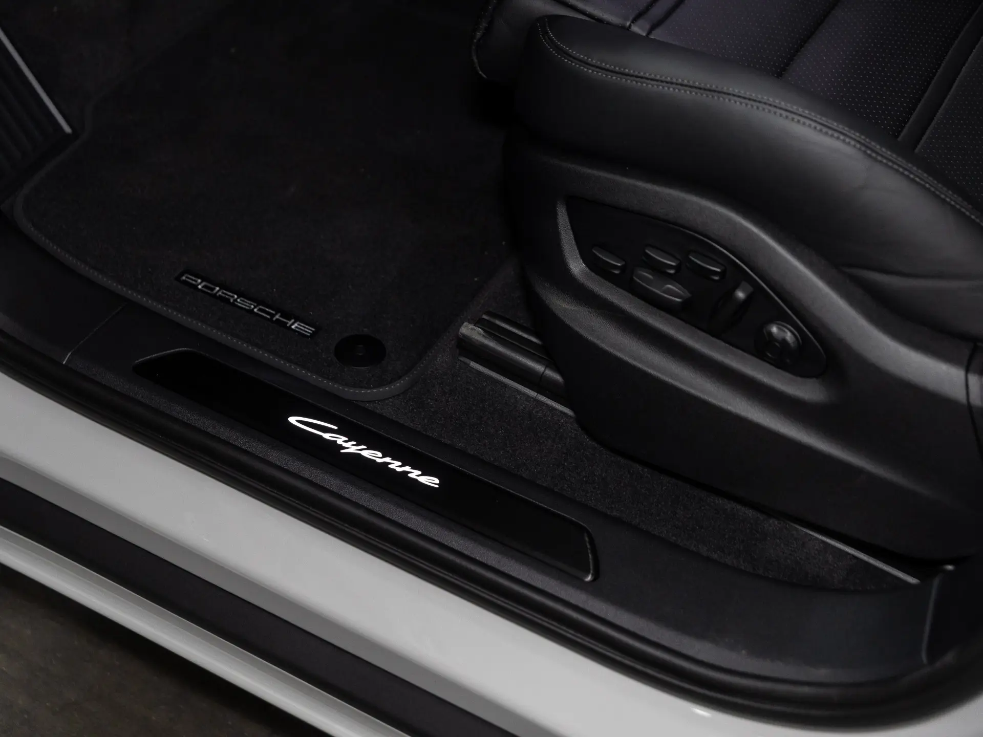 Cayenne E-Hybrid Black Edition