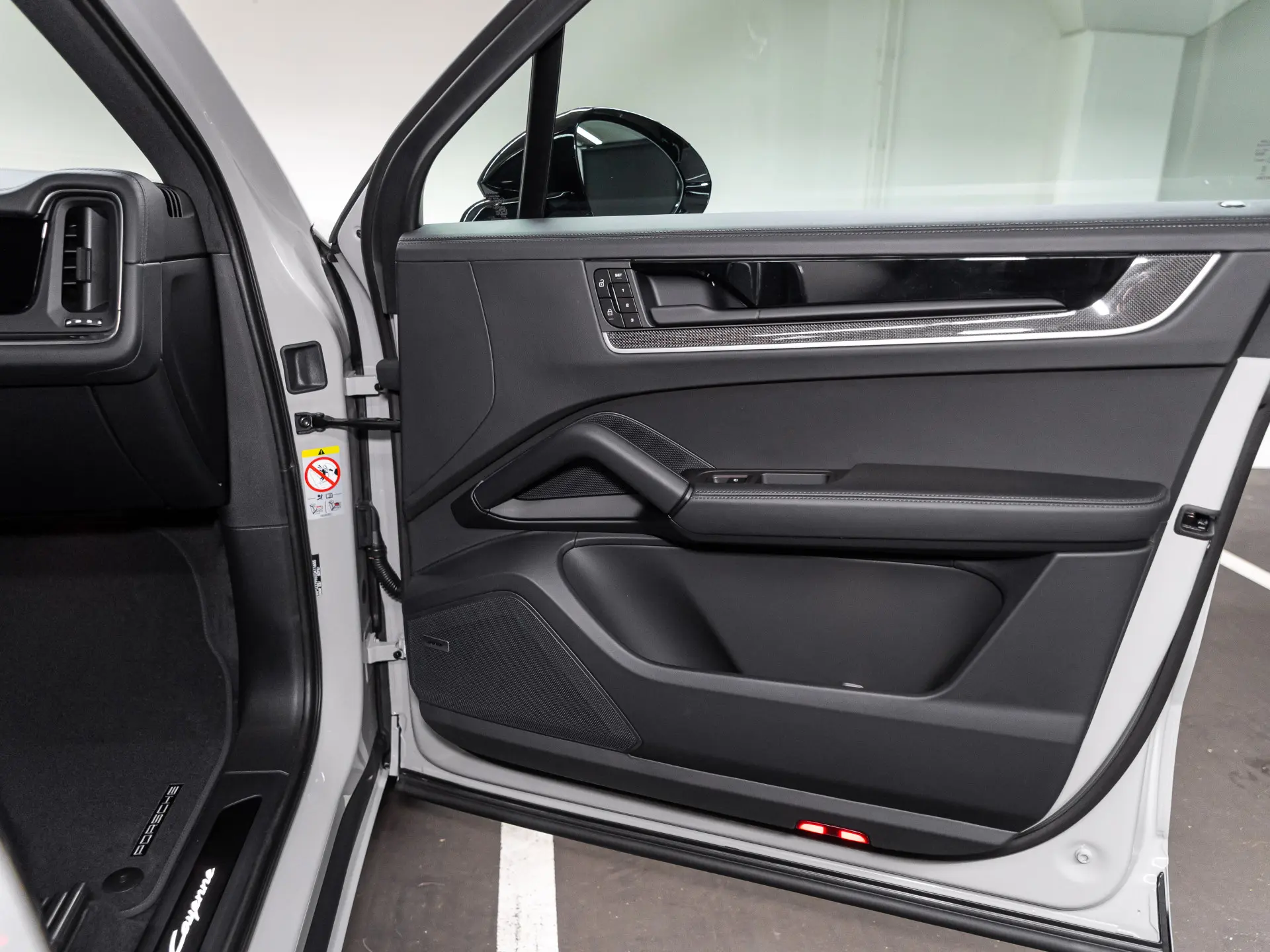 Cayenne E-Hybrid Black Edition