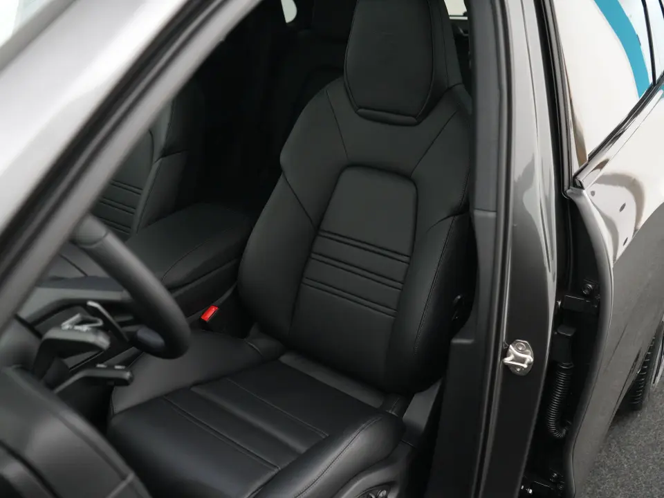 Cayenne E-Hybrid Black Edition