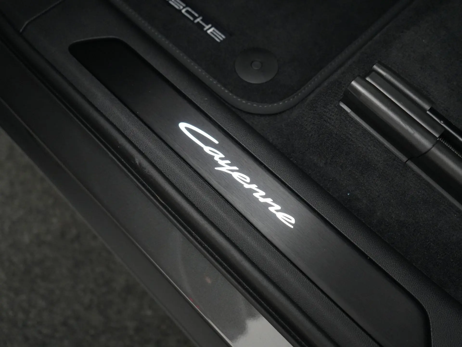 Cayenne E-Hybrid Black Edition