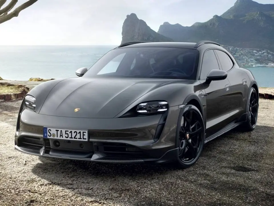 Porsche Taycan Turbo S Cross Turismo