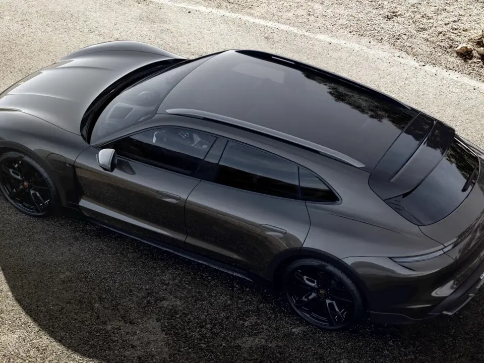 Porsche Taycan Turbo S Cross Turismo