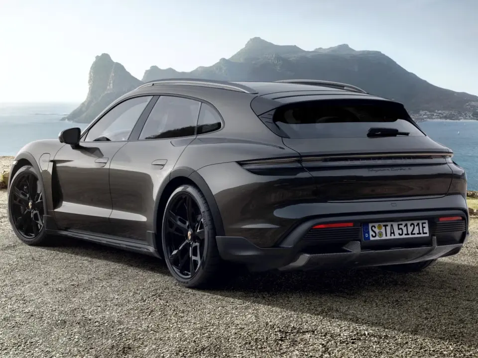 Taycan Turbo S Cross Turismo