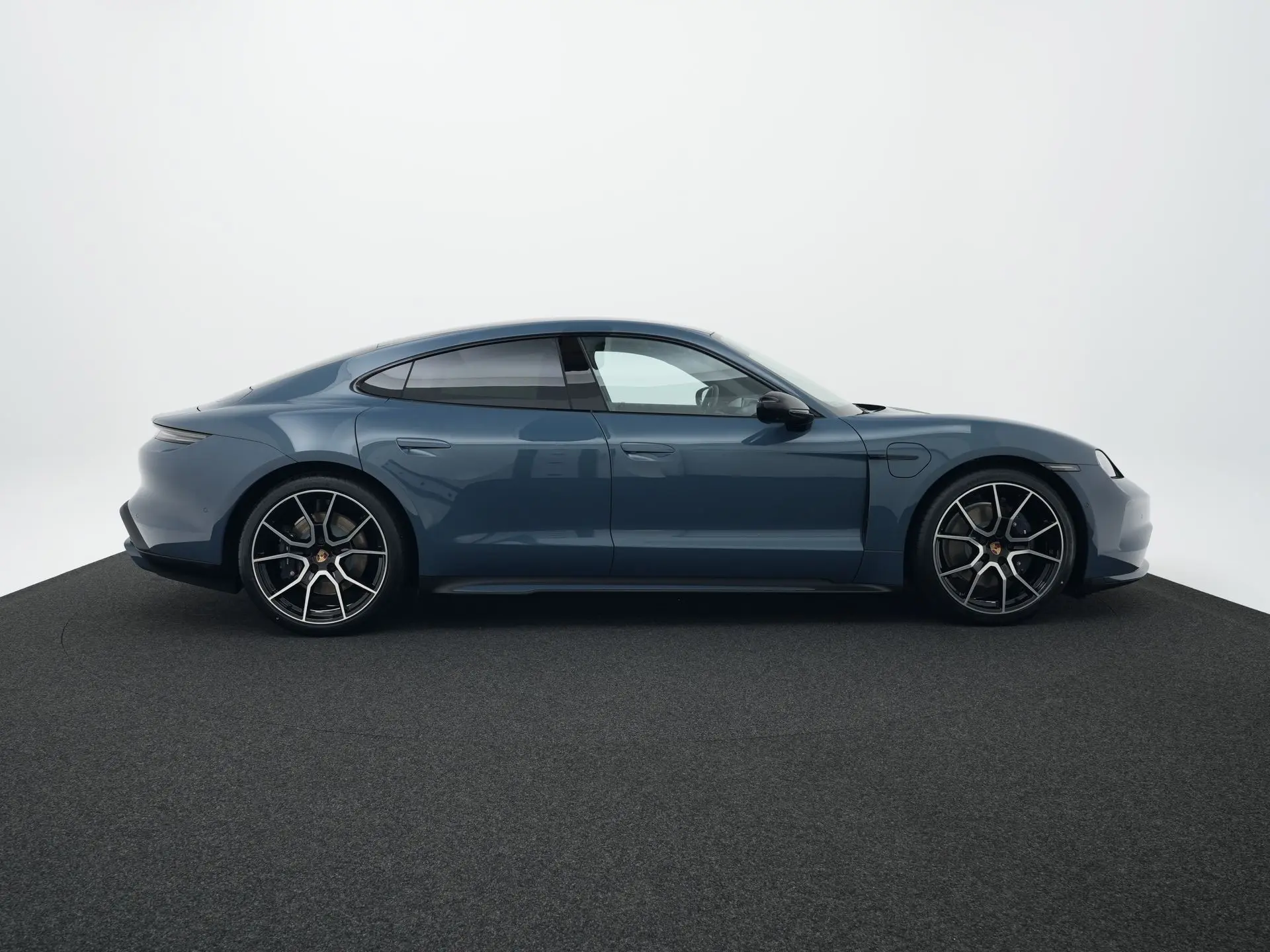 Taycan Black Edition