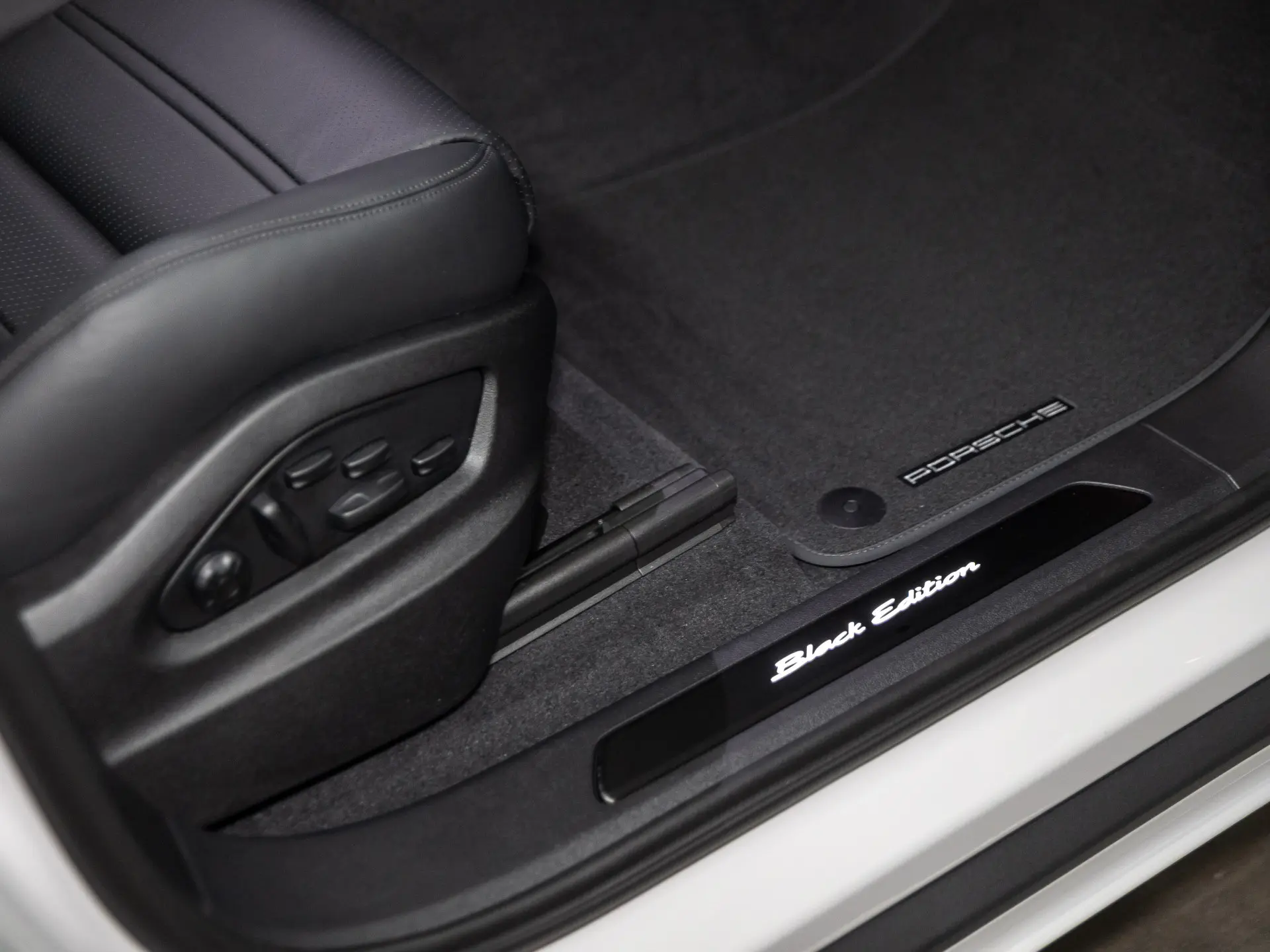 Cayenne E-Hybrid Black Edition Coupé