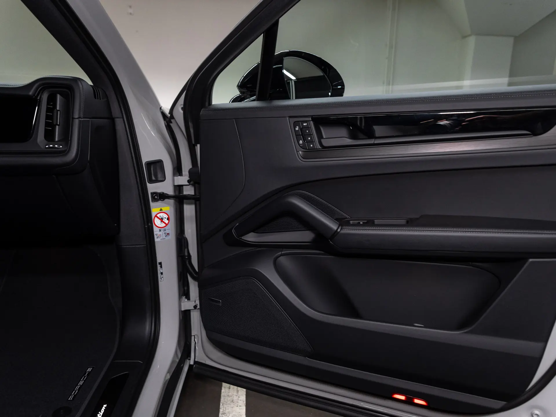 Cayenne E-Hybrid Black Edition Coupé