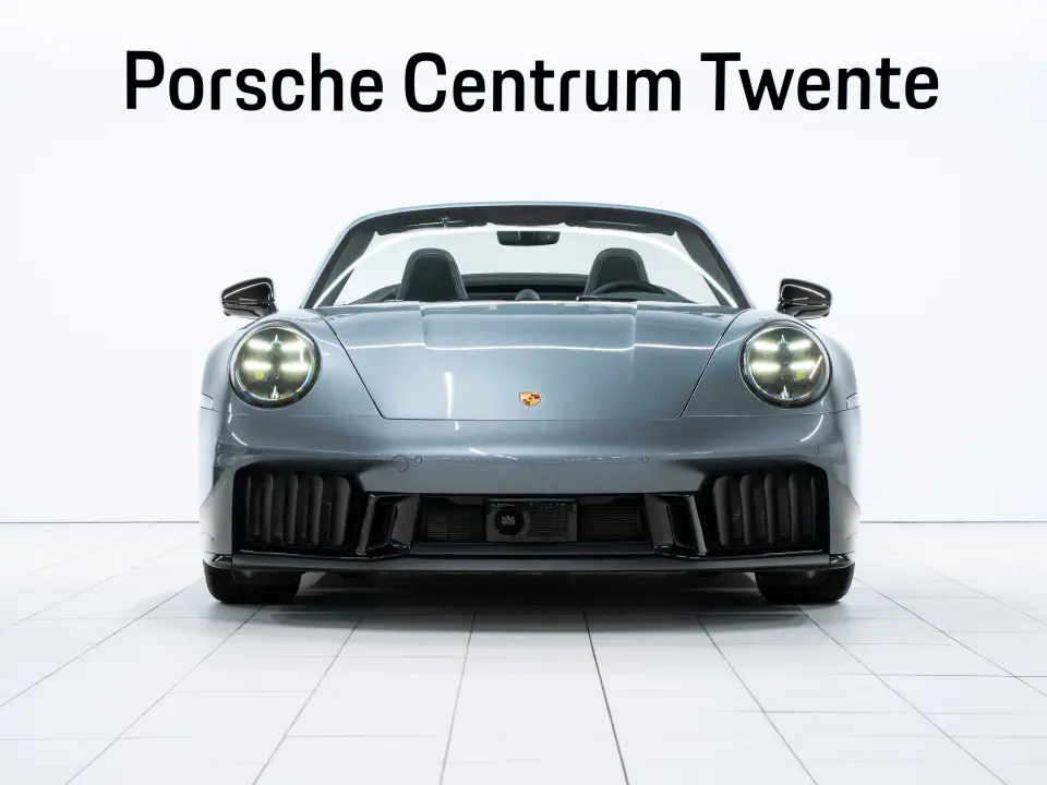 Porsche 911 Carrera 4 GTS Cabriolet