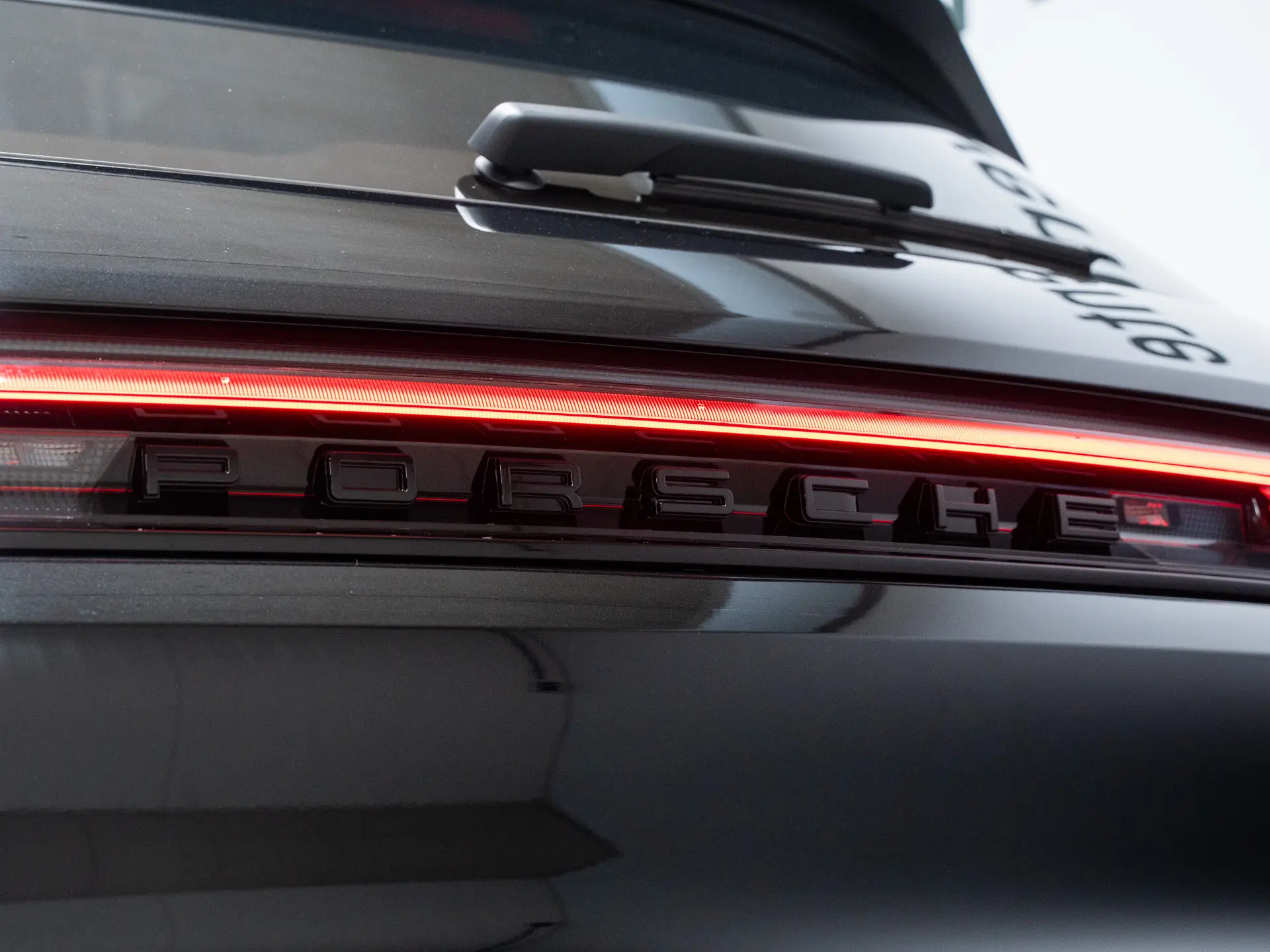 Cayenne E-Hybrid Black Edition