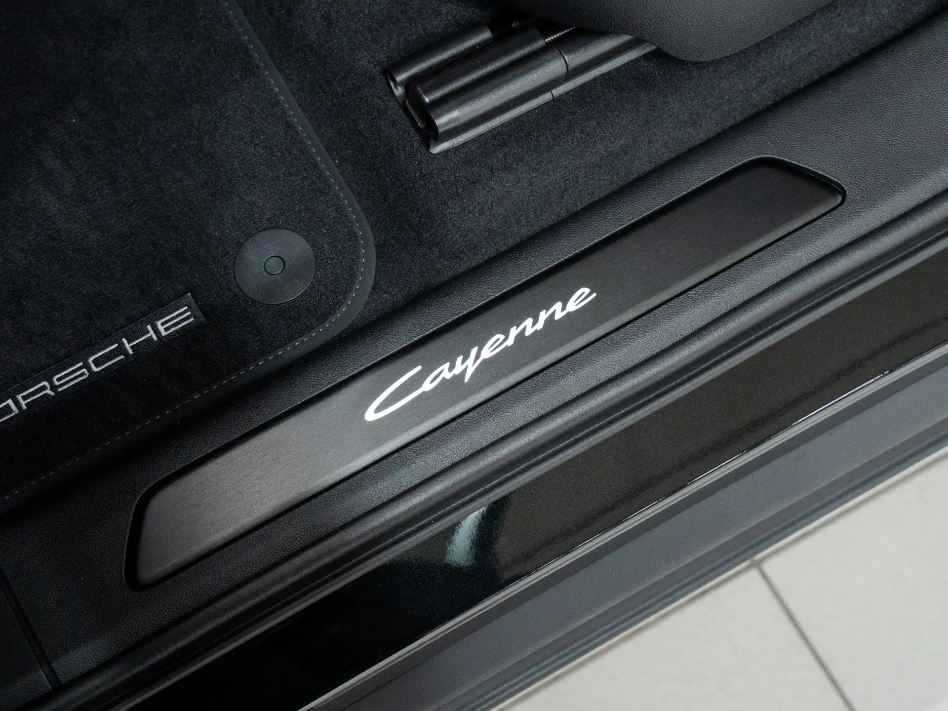 Cayenne E-Hybrid Black Edition