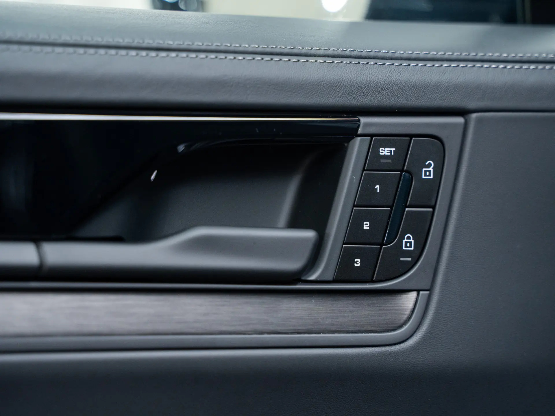 Cayenne E-Hybrid Black Edition