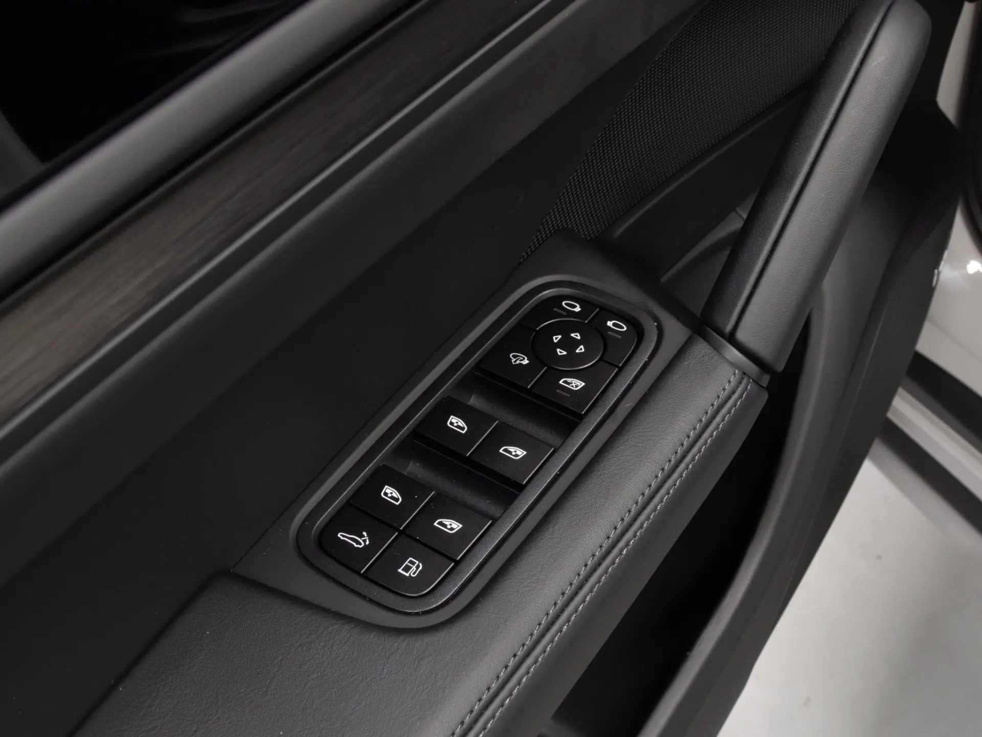 Cayenne E-Hybrid Black Edition