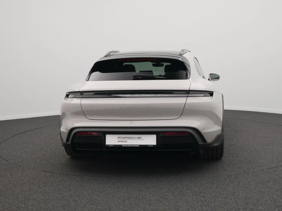 Taycan Cross Turismo 4