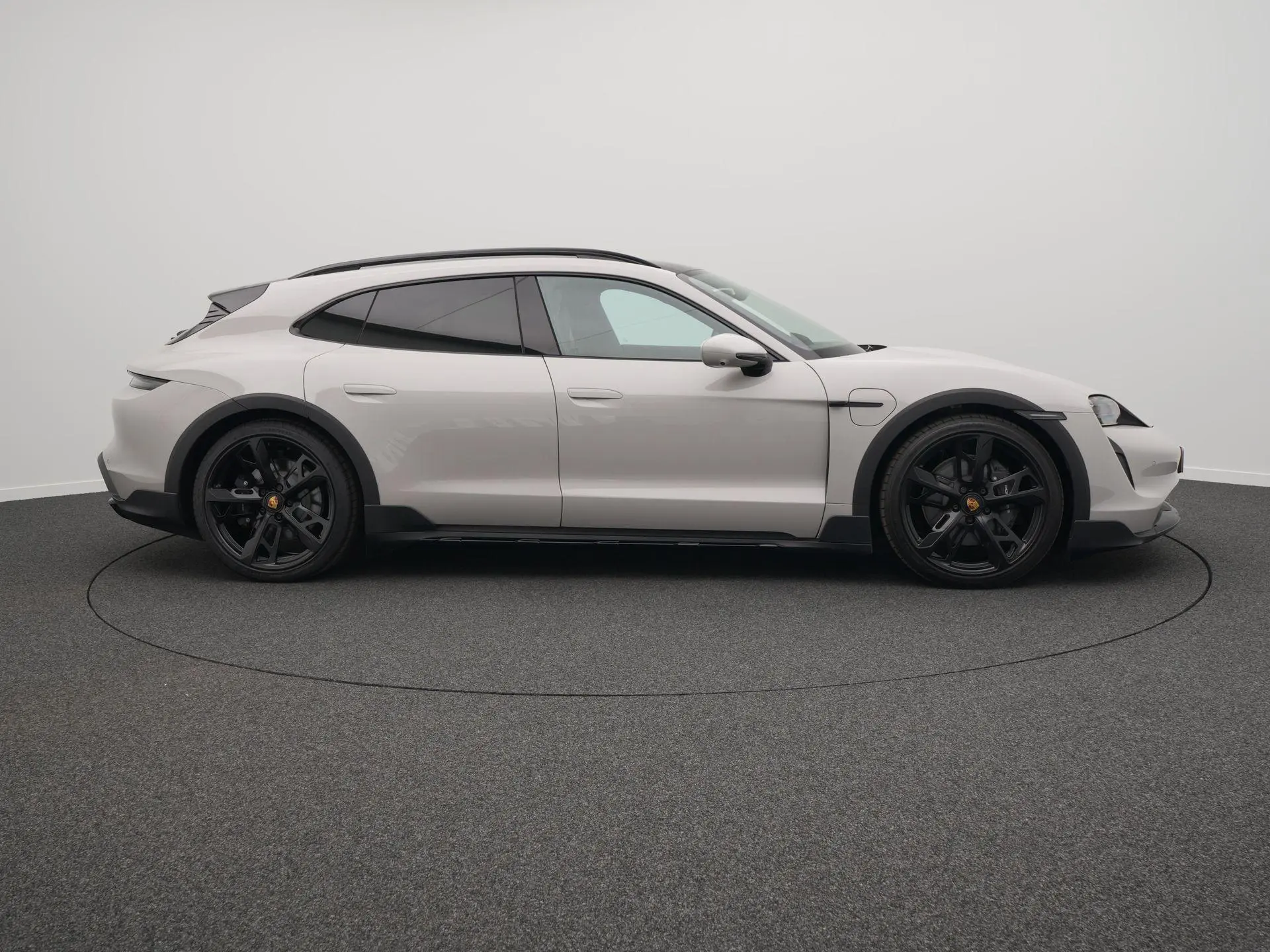 Taycan Cross Turismo 4