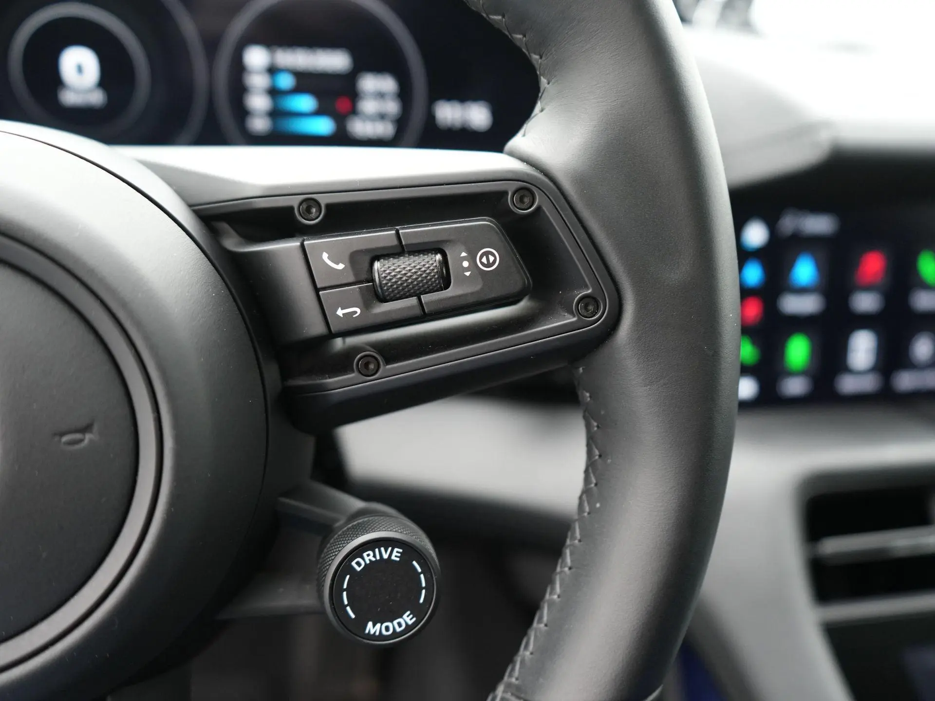 Taycan Cross Turismo 4