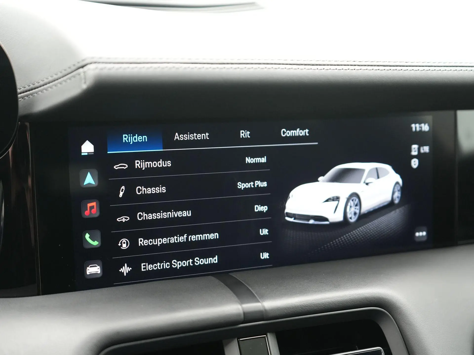 Taycan Cross Turismo 4