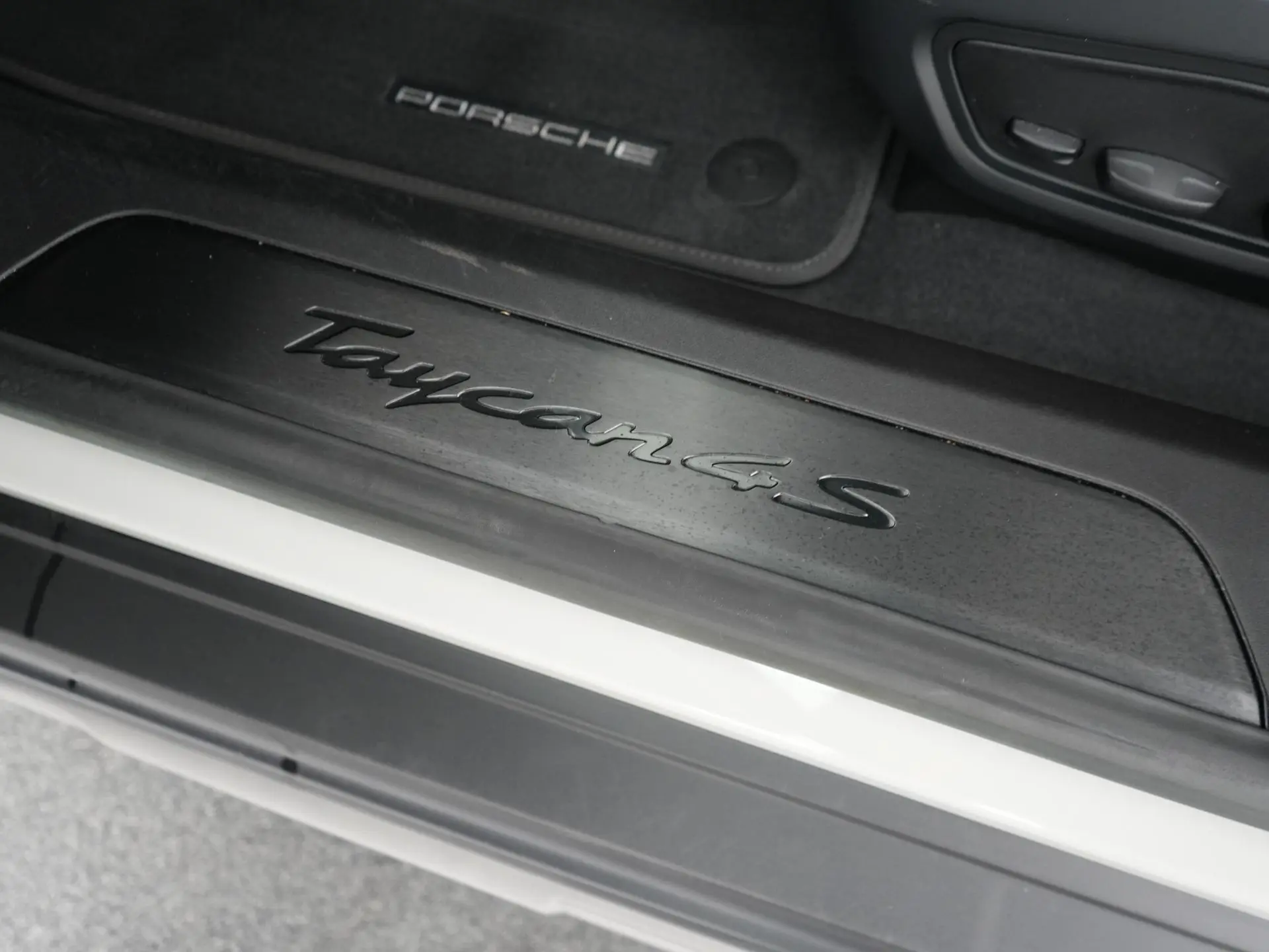 Taycan 4S Cross Turismo