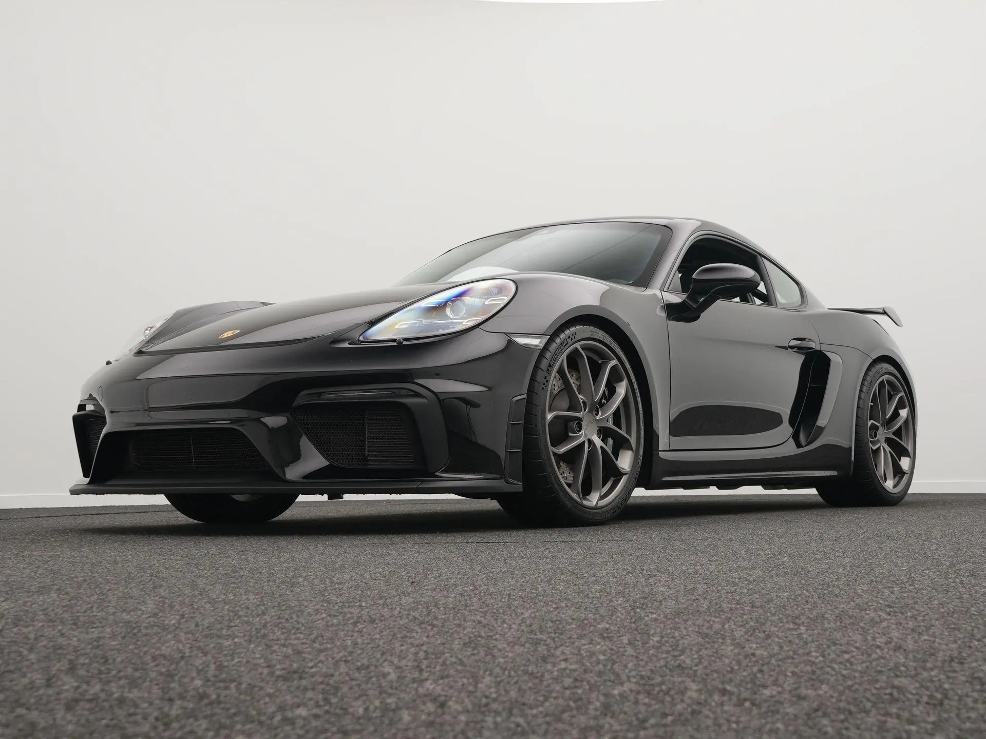 718 Cayman GT4