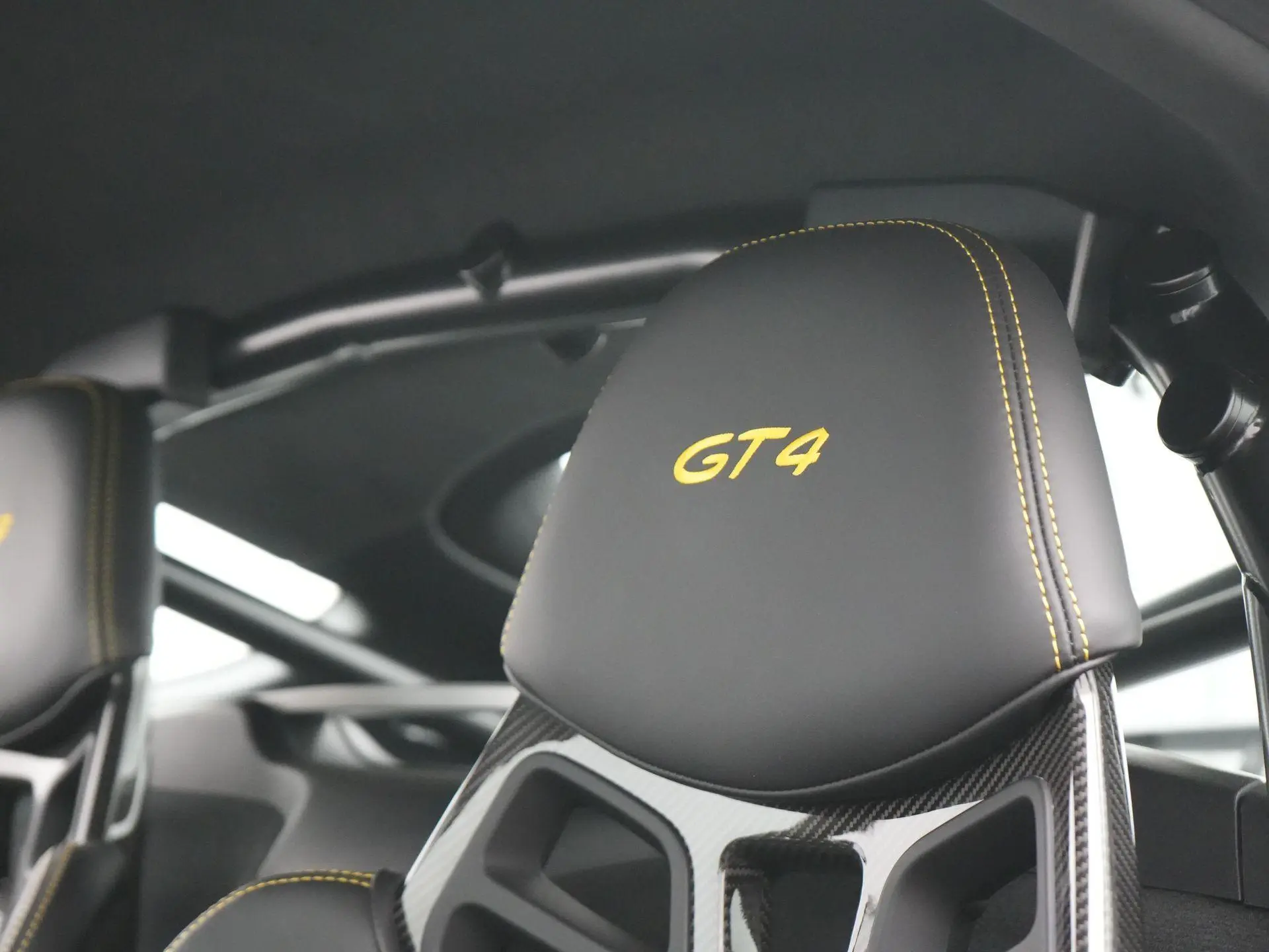 718 Cayman GT4
